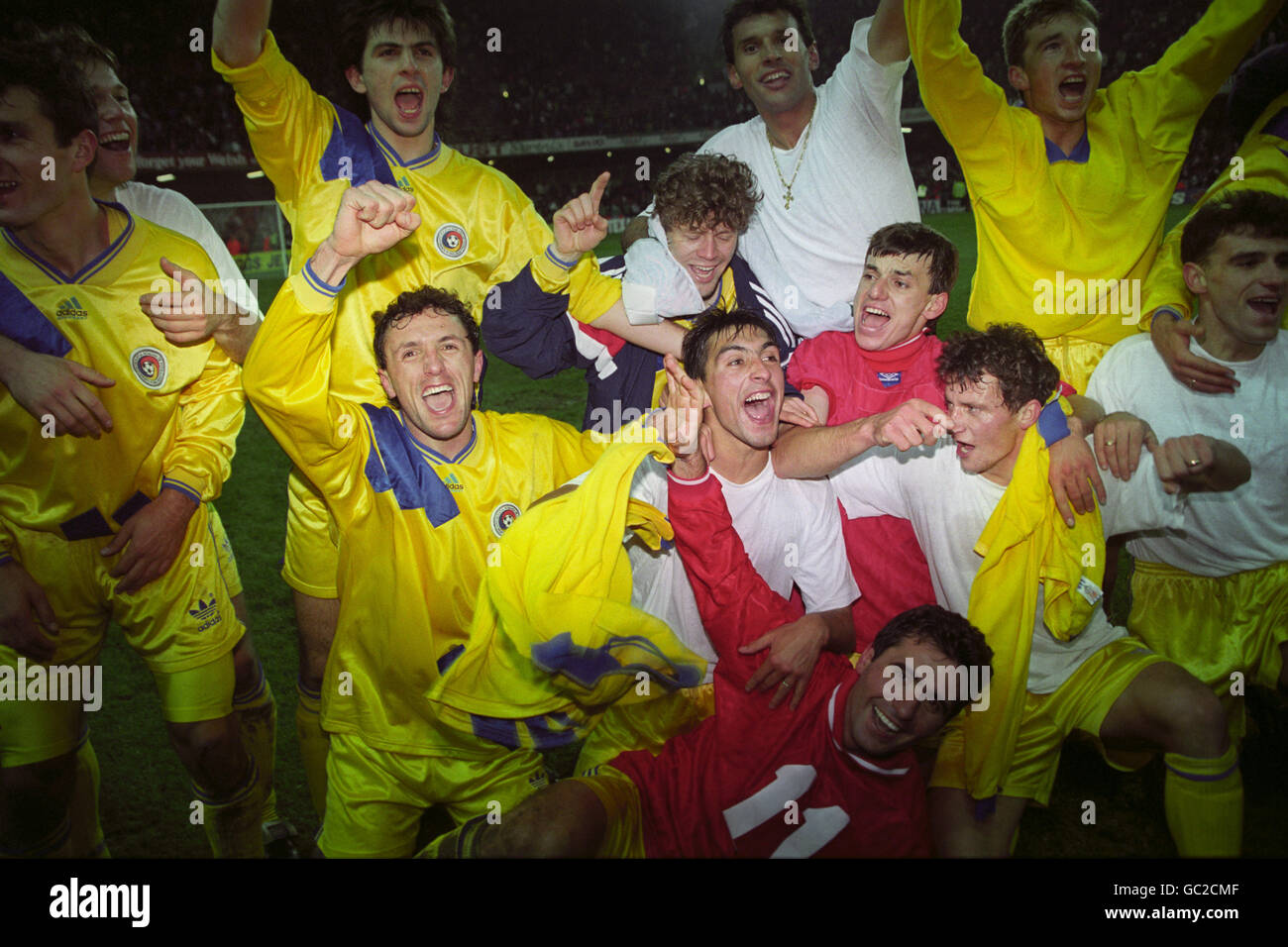 Football - Coupe du Monde USA 1994 Qualifications - Groupe 3 - Pays de Galles v France - National Stadium Banque D'Images