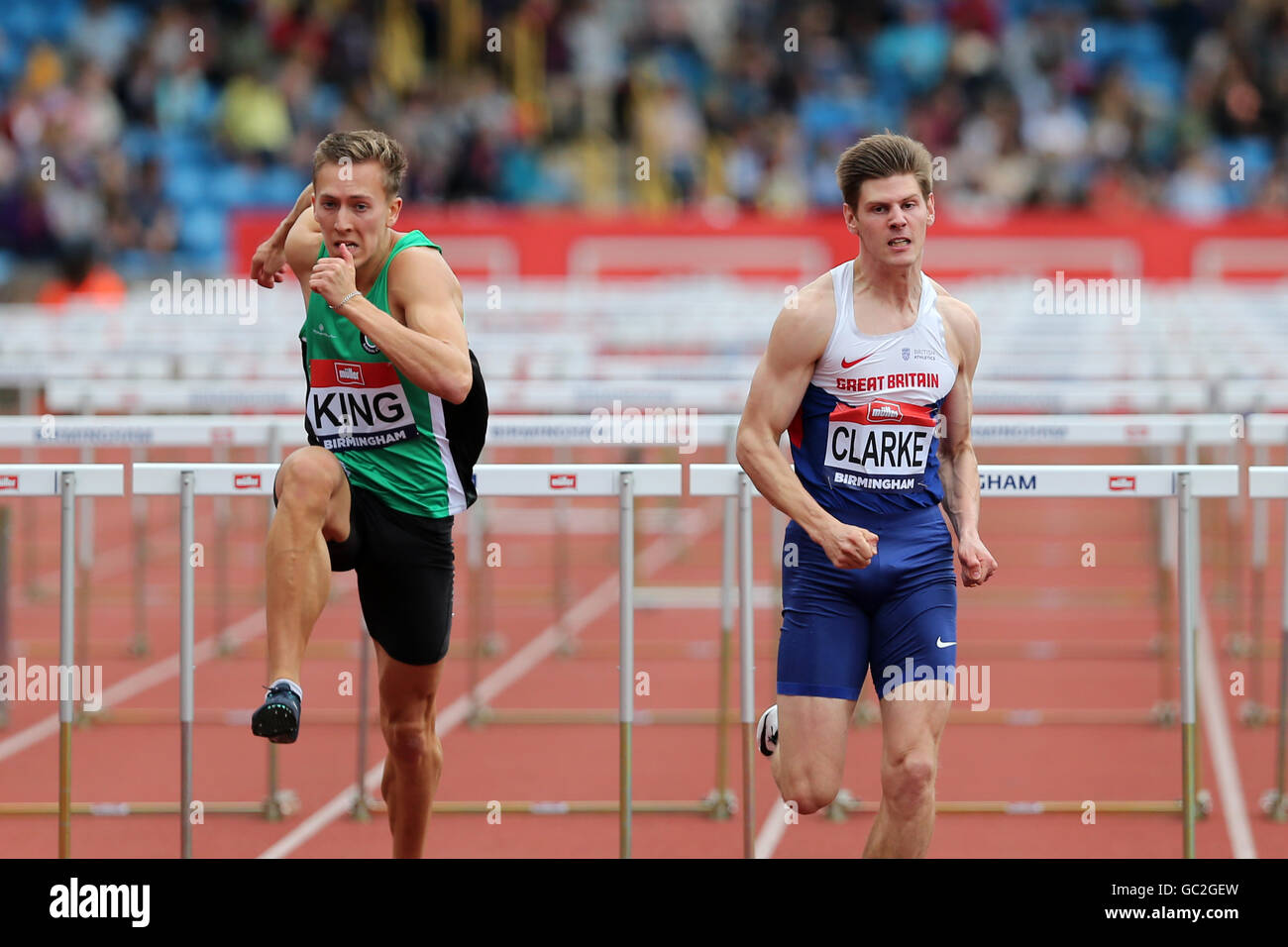 David King & Lawrence Clarke, men's 110m haies - 2016 Finale Championnat Britannique Alexander Stadium, Birmingham UK. Banque D'Images
