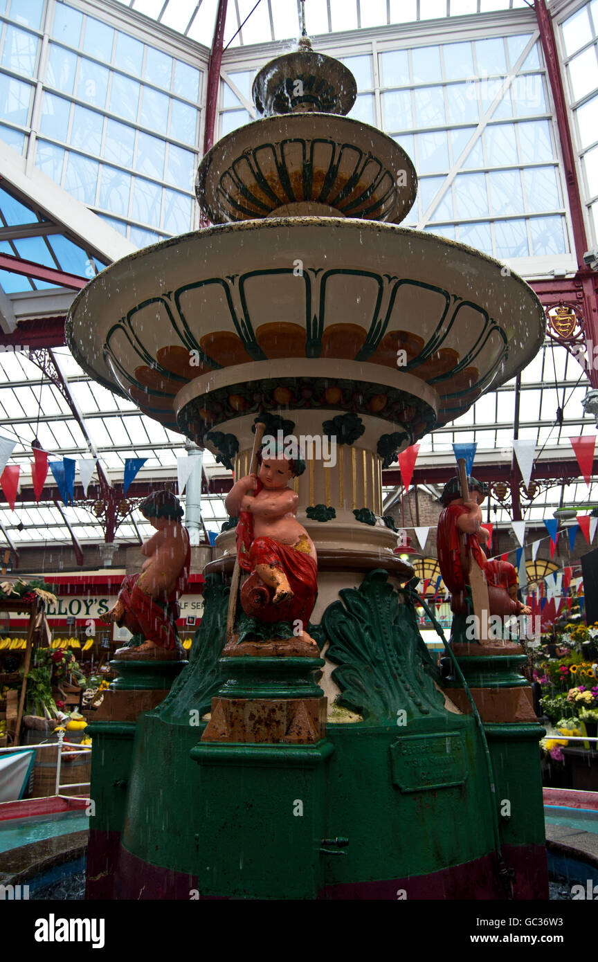 L'intérieur de la fontaine du Marché Central, St Helier, Jersey, Channel Islands Banque D'Images