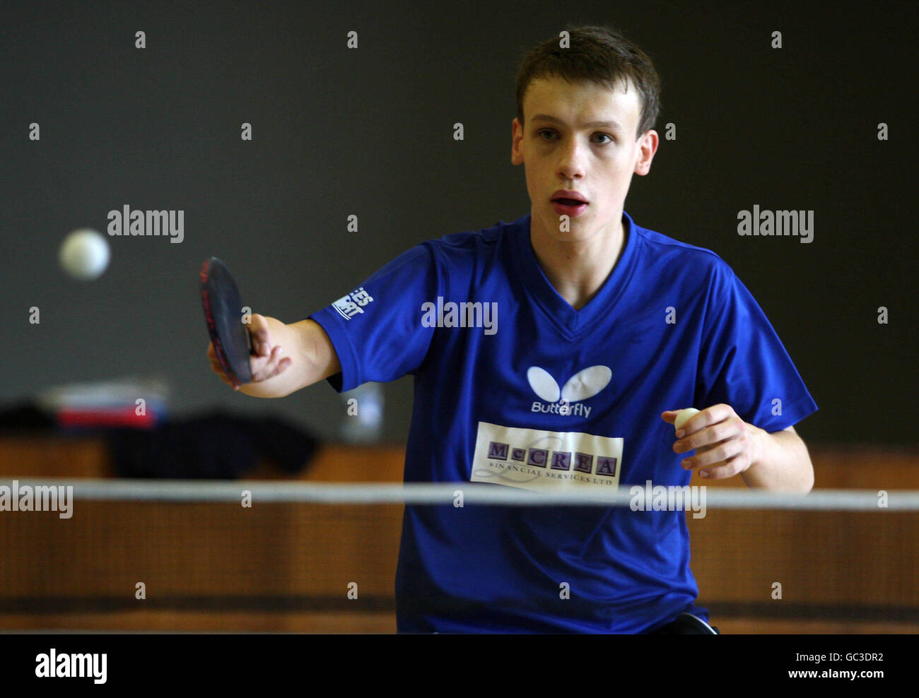 Rugby Union - défi de tennis de table - Centre communautaire de Knightswood.Écosse Sean Doherty, champion de tennis de table de moins de 18 ans, lors d'un défi de tennis de table au centre communautaire de Knightswood, à Glasgow. Banque D'Images