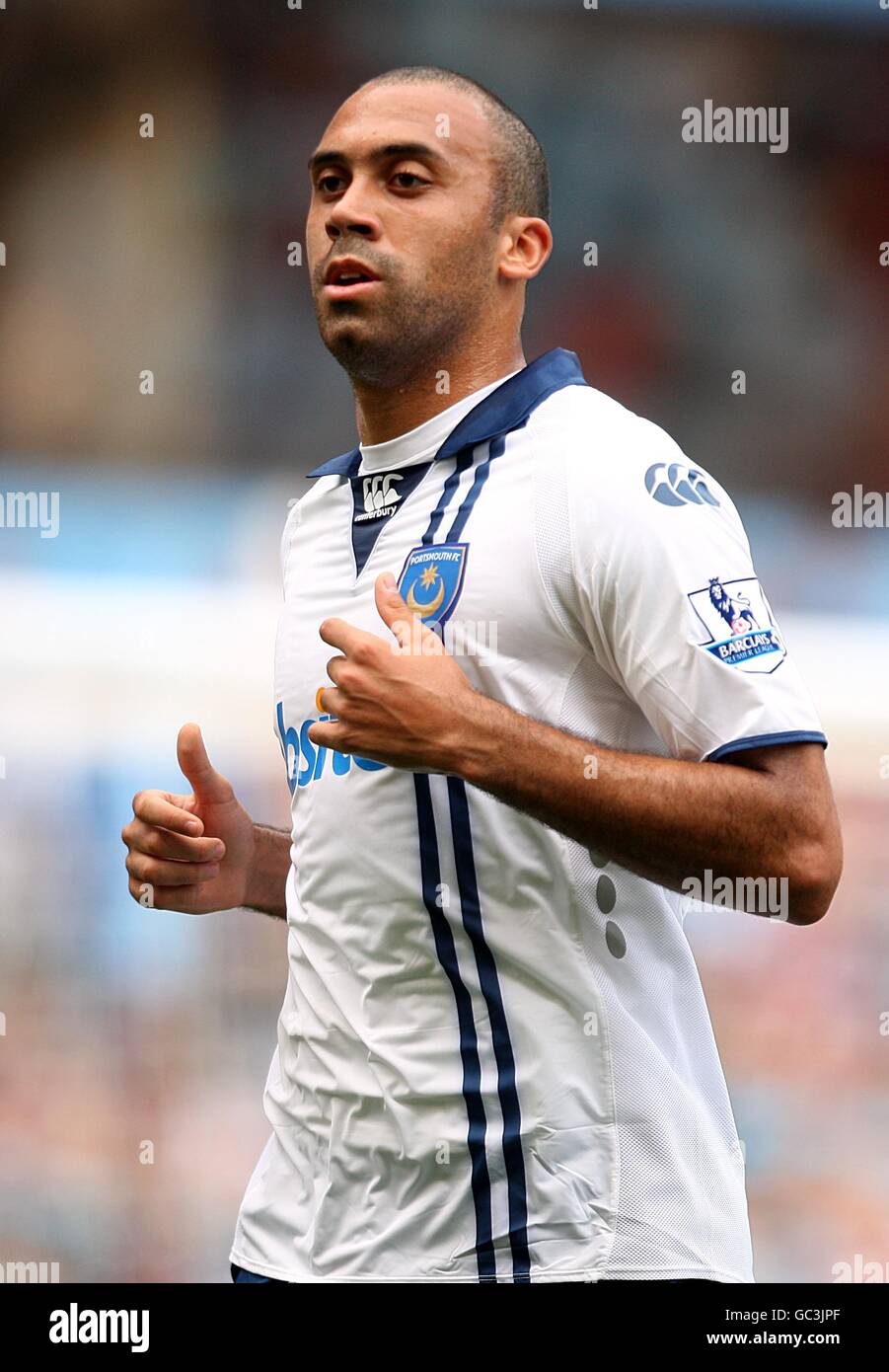 Football - Barclays Premier League - Aston Villa v Portsmouth - Villa Park. Anthony Vanden Borre, Portsmouth Banque D'Images