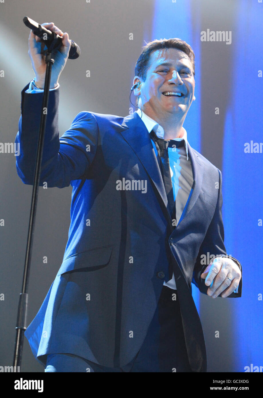 Tony Hadley de Spandau Ballet à l'O2 Arena de Dublin pour la première nuit de leur retour. Banque D'Images