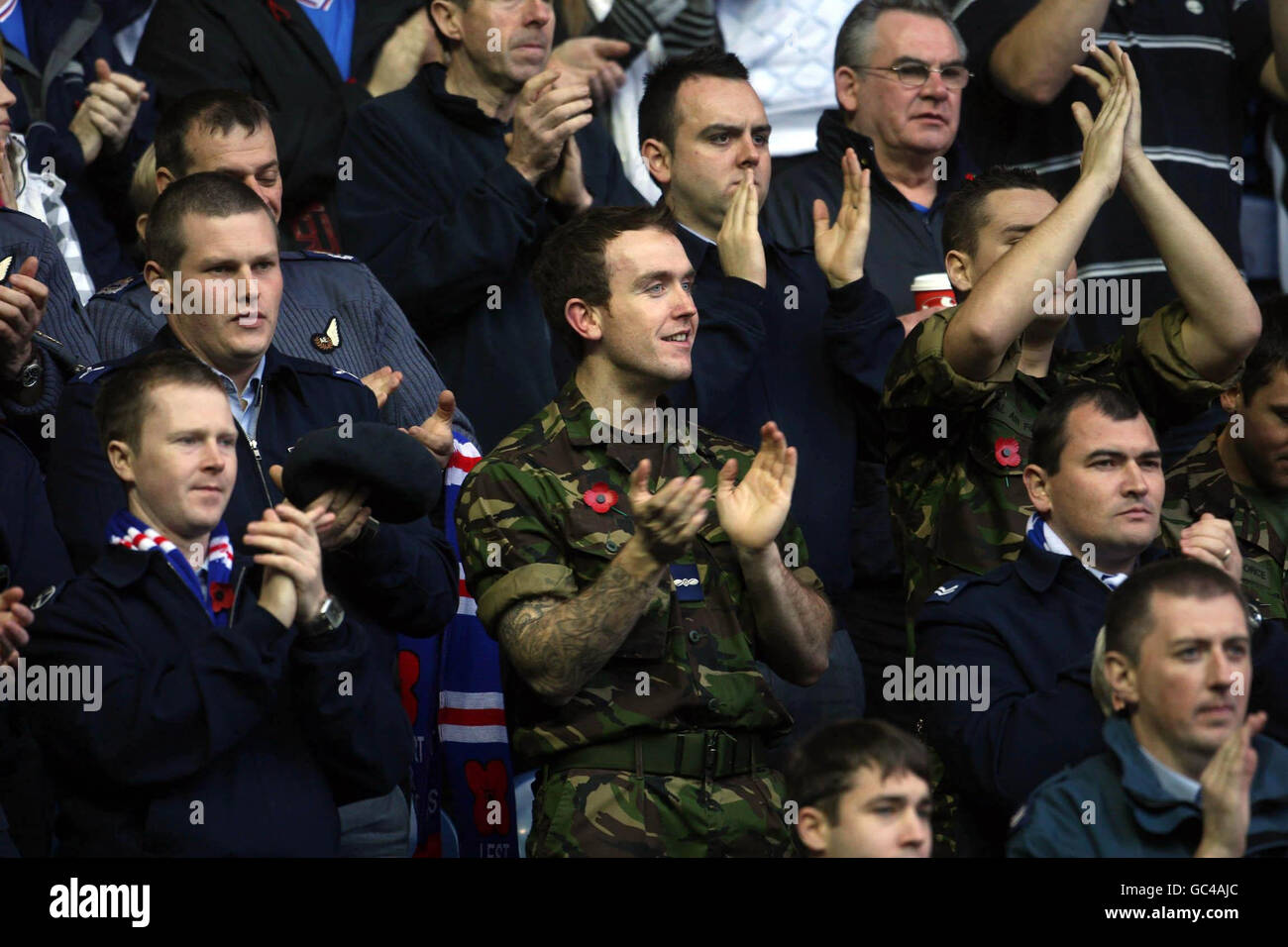 Soccer - Clydesdale Bank Scottish Premier League - Rangers v St Mirren - Ibrox Banque D'Images