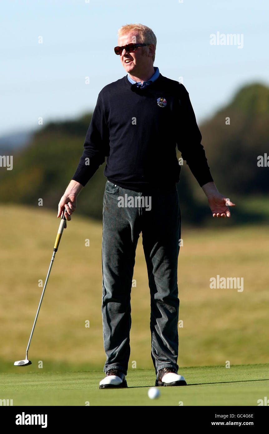 Golf - Conférence de presse de la Ryder Cup - Celtic Manor.Le DJ de radio Chris Evans a participé à un match de golf pro célébrité au cours de la Celtic Manor Ryder Cup 2010 près de Newport. Banque D'Images