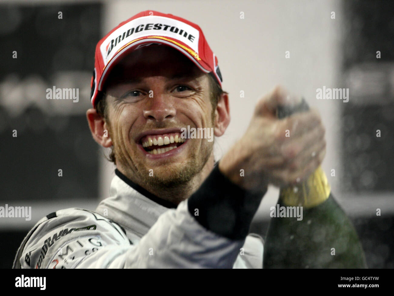 Jenson Button, de Brawn GP, célèbre sa troisième place lors du Grand Prix d'Abu Dhabi au circuit Yas Marina, aux Émirats arabes Unis. Banque D'Images