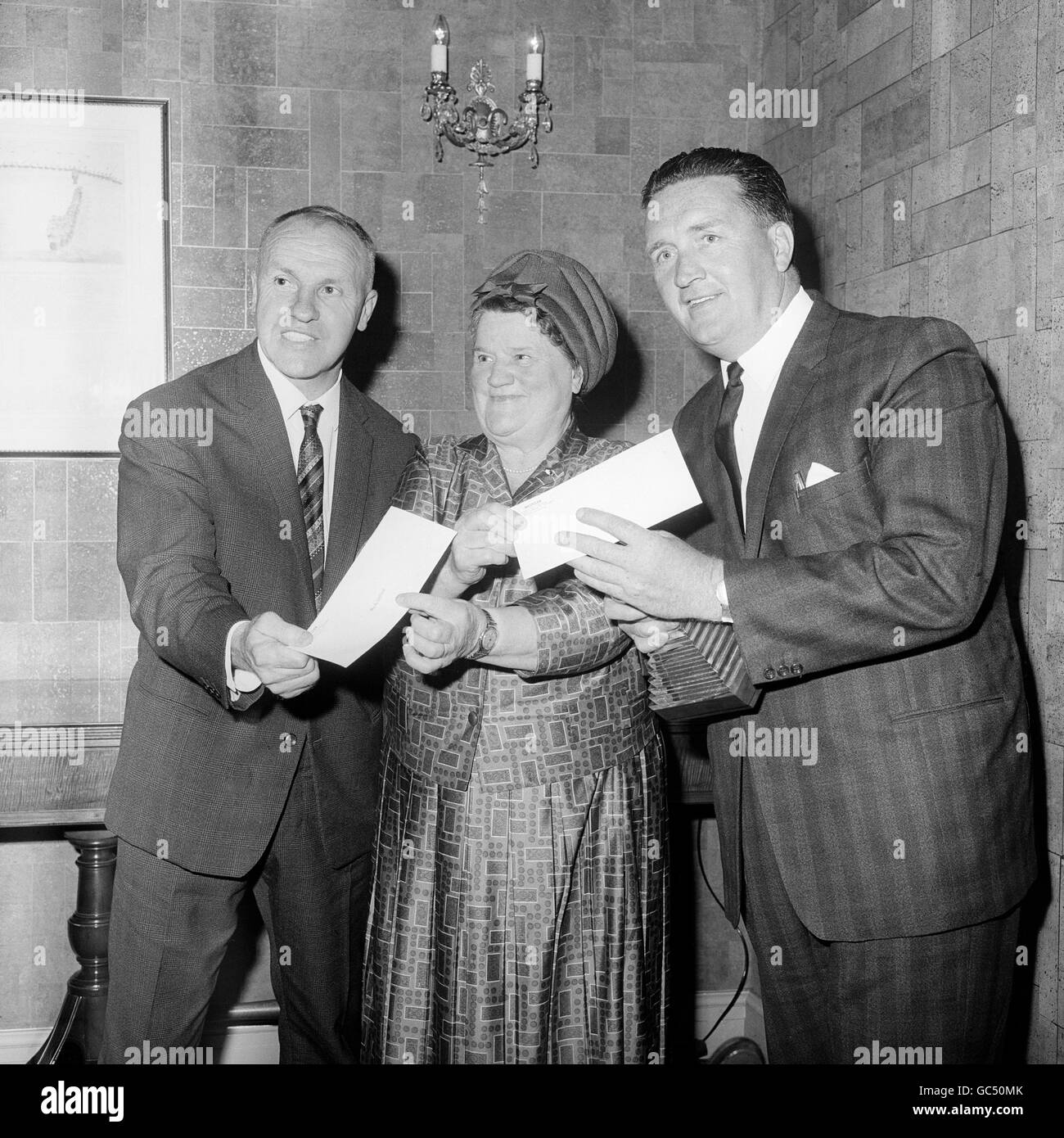 Soccer - Westclox 1965-1966 Manager de l'année Awards - Cafe royal Banque D'Images