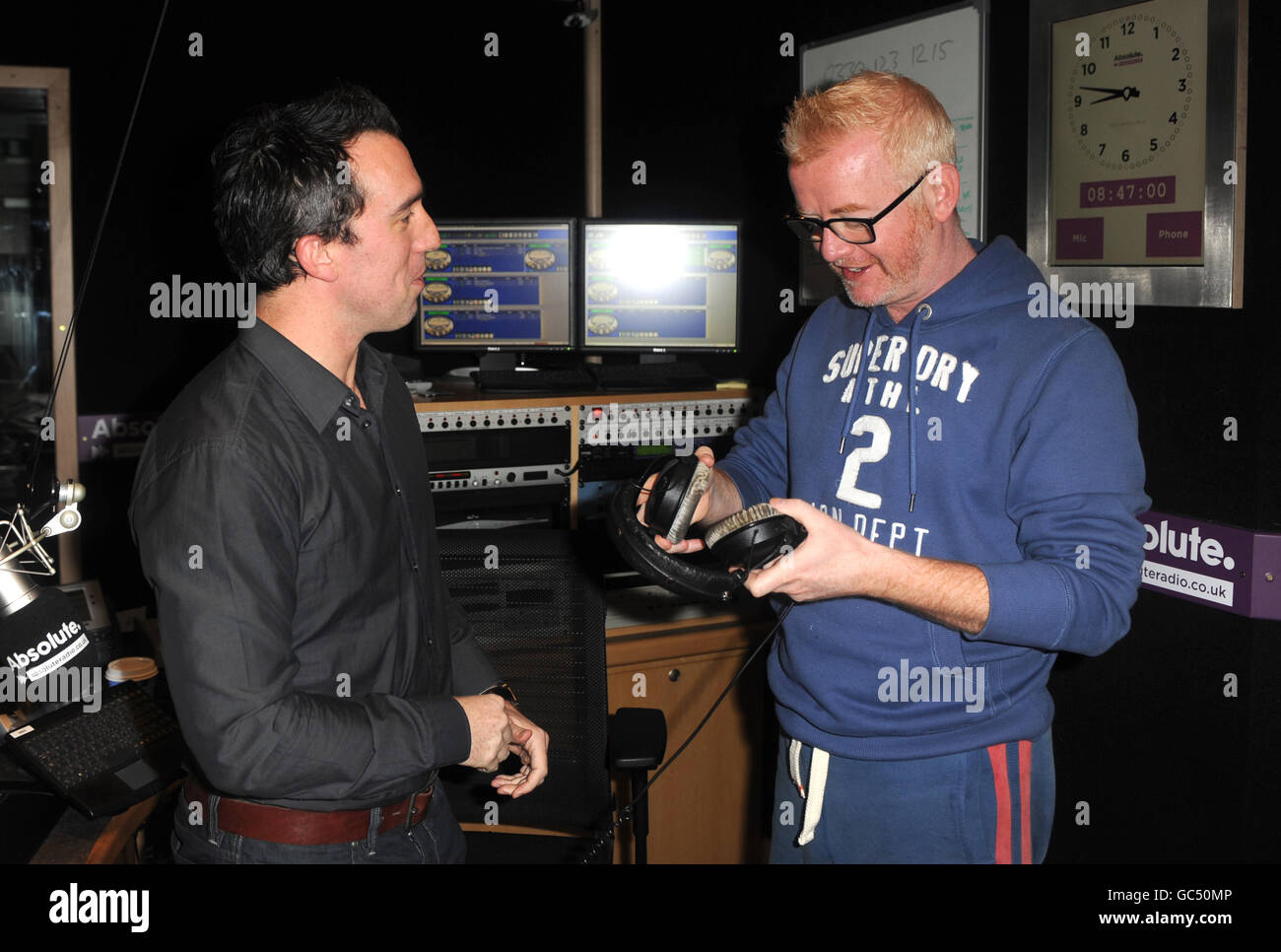 Chris Evans revient à son ancien studio Virgin radio - 8 ans après avoir juré de ne jamais marcher dans le bâtiment à nouveau - pour apparaître comme un invité sur le Christian O'Connell Absolute radio Breakfast Show. Banque D'Images