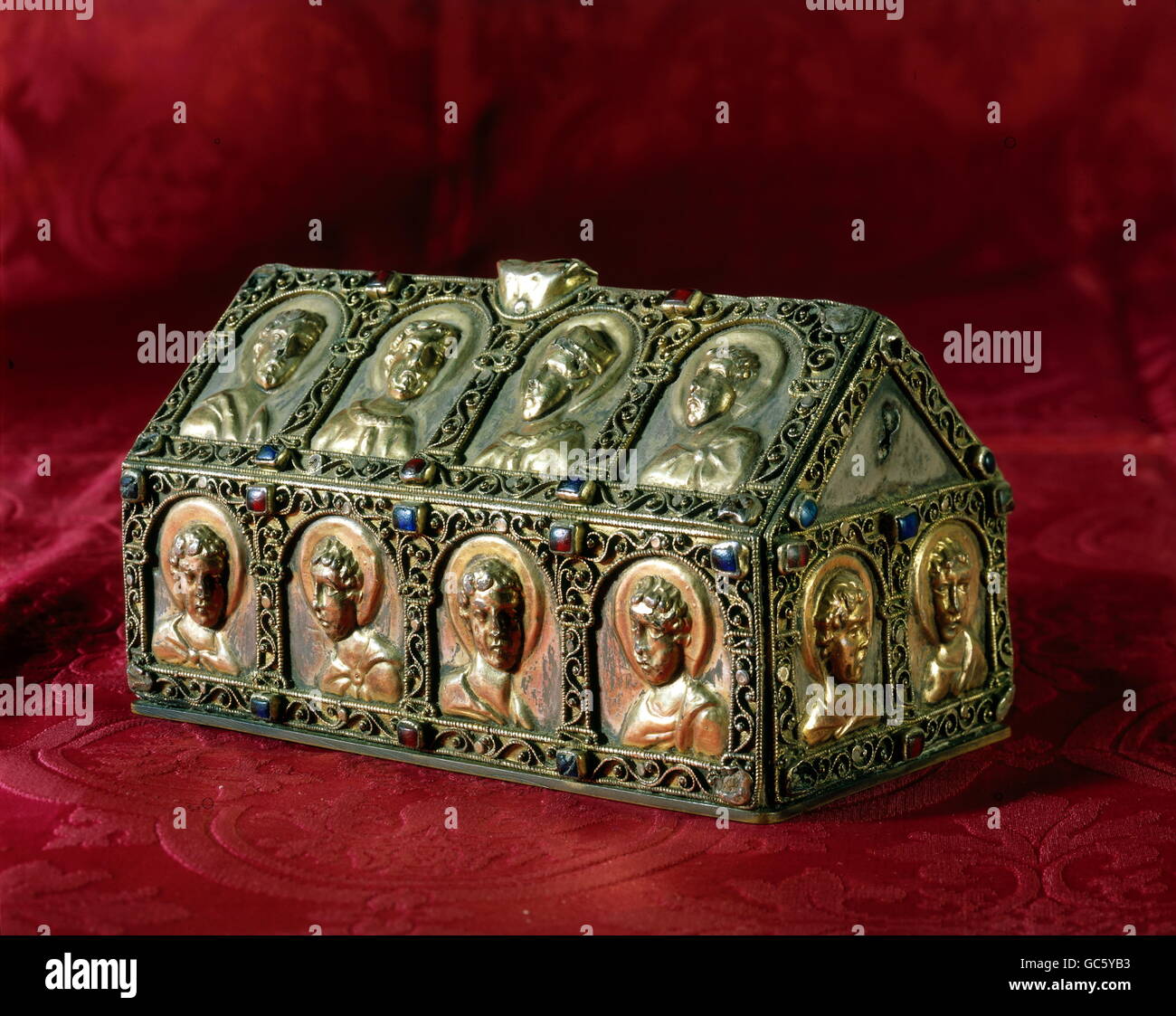 La religion, le christianisme, relique, culte de Bourgogne, repousse le travail, argent, or, plaqué or avec pierre semi-précieuse, Minster, Mitterzell du trésor, l'île de Reichenau, Bade-Wurtemberg, vers 1000, Banque D'Images