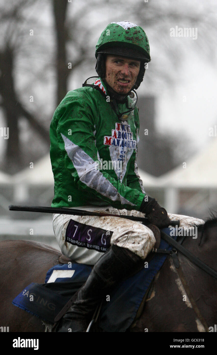 Les courses de chevaux - Le HEROS Charité Challow Hurdle Jour - Newbury Banque D'Images