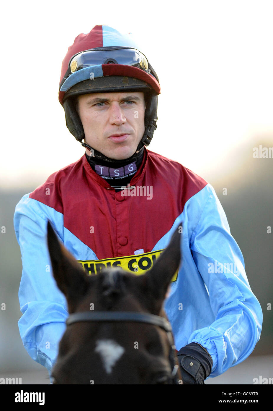 Courses hippiques - le Coral Welsh National - Hippodrome de Chepstow. Jockey Paddy Brennan Banque D'Images