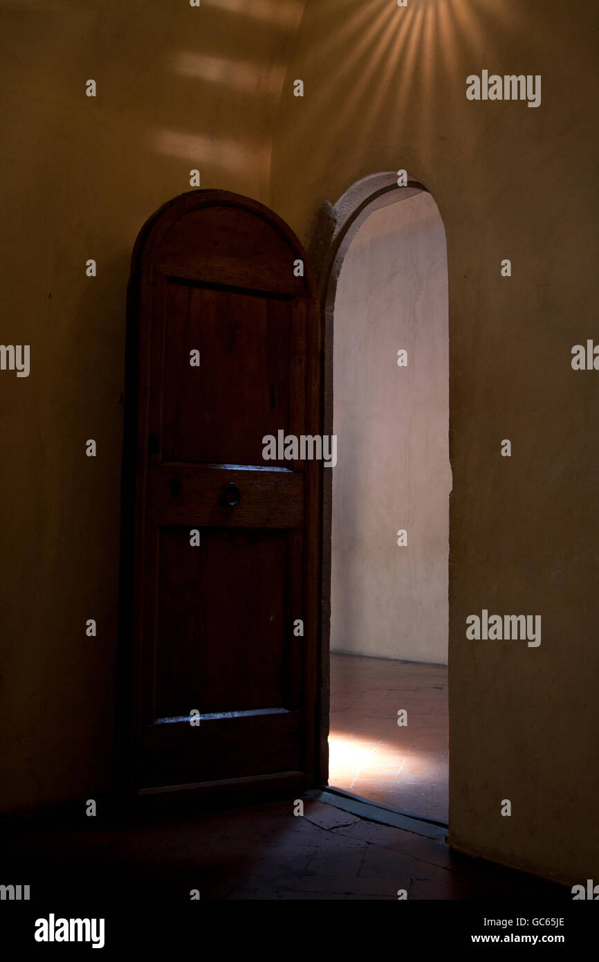 Ouvrez la porte d'une cellule dans le musée et le couvent de San Marco, Florence Italie Banque D'Images