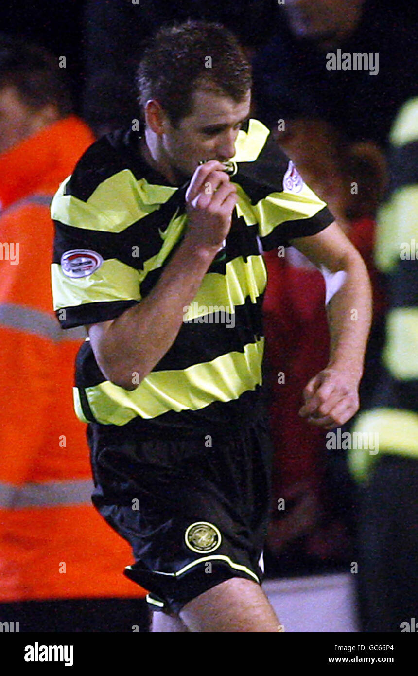 Niall McGinn du Celtic célèbre son but lors du match de la coupe Scottish FA quatrième tour au Cappielow Park, Greenock, Écosse. Banque D'Images