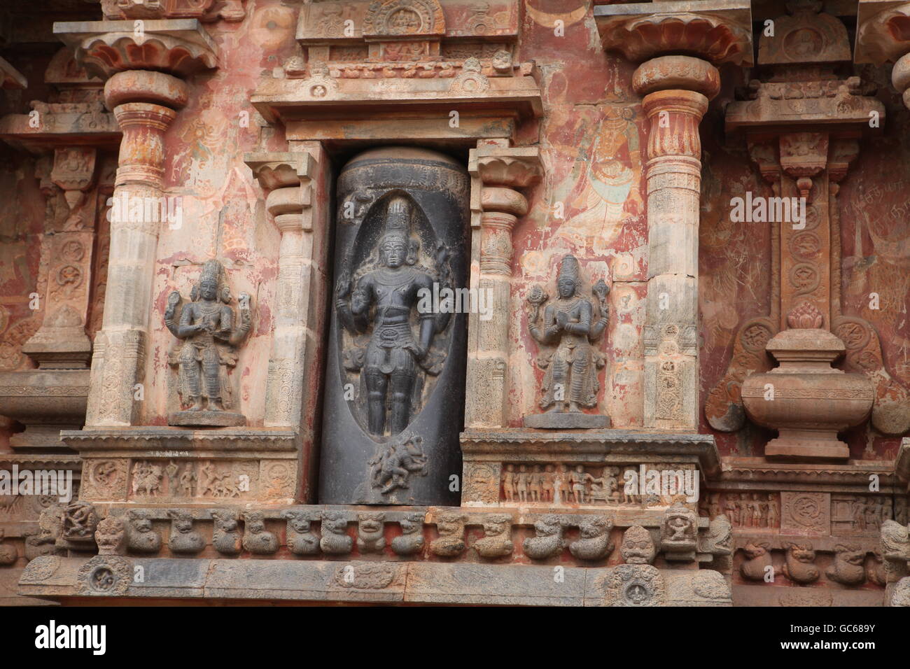 Sculptures de personnages de la mythologie hindoue à airavateeswara temple près de kumbakonam Banque D'Images