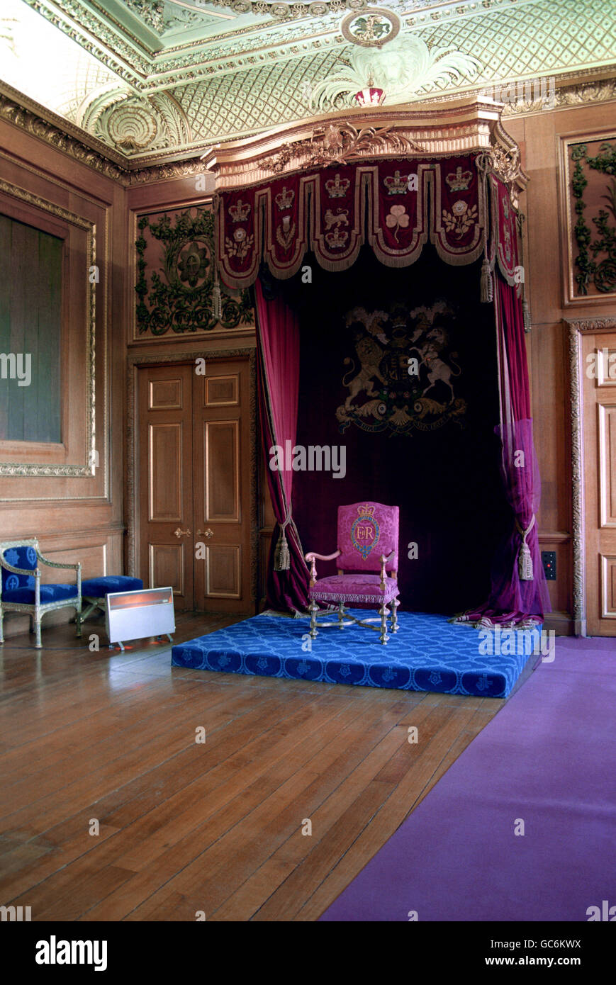 Catastrophes et accidents - incendie du château de Windsor - Windsor.La salle du trône Garter du château de Windsor, maintenant ouverte au public après la fermeture du château après l'incendie Banque D'Images