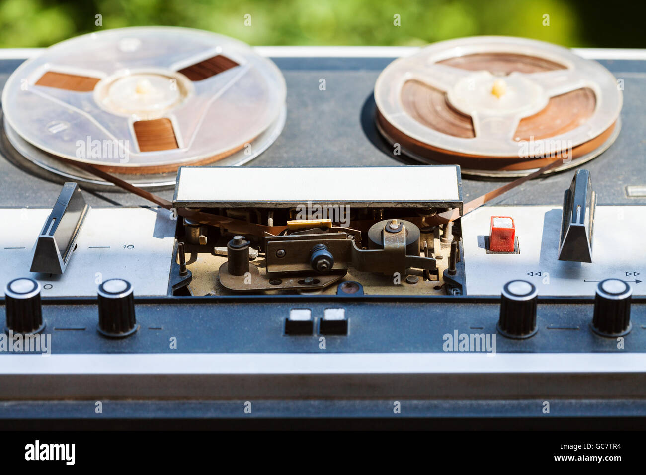 Vintage reel-to-reel avec enregistreur en bobines en plein air Banque D'Images