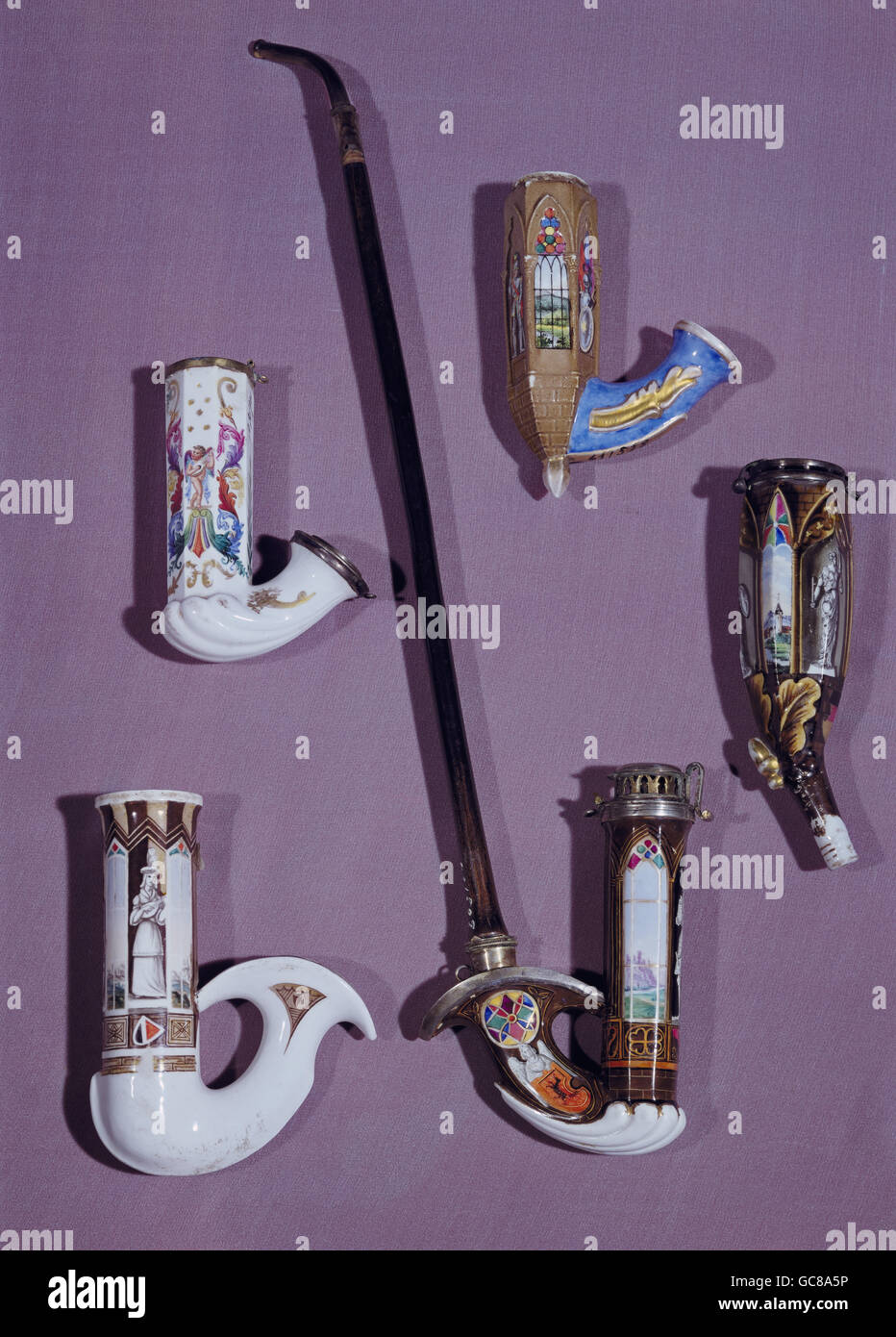 Tabac, pipes, pipes d'étudiant, bols, porcelaine Meissen, peint à Nuremberg, 1er demi 19e siècle, Munich Stadtmuseum, pipe, étudiants, Allemagne, beaux-arts, historique, historique, droits additionnels-Clearences-non disponible Banque D'Images