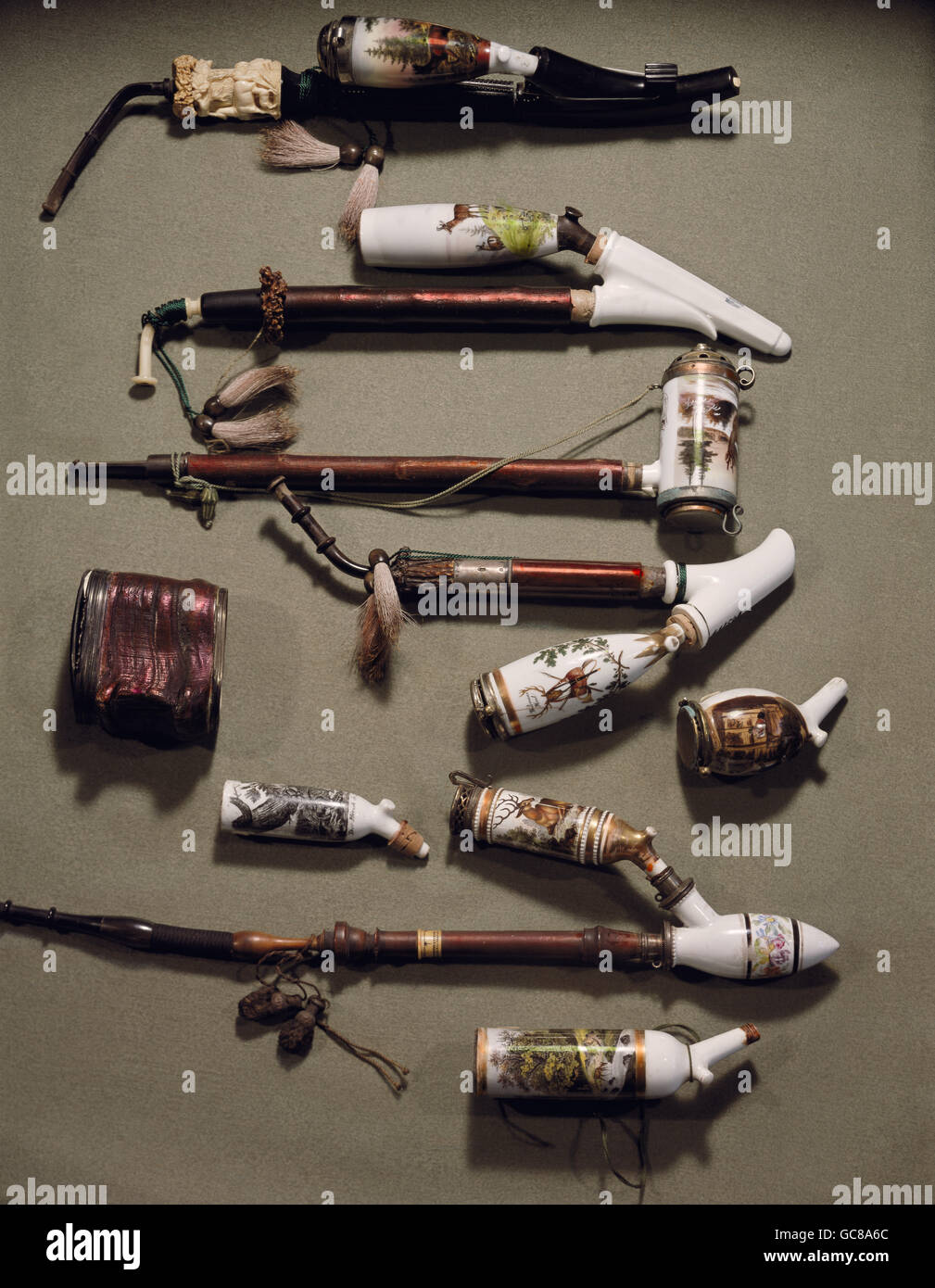 Tabac, pipes, pipes de chasseur, porcelaine, peint, Allemagne du Sud, vers 1800 - 1830, droits additionnels-Clearences-non disponible Banque D'Images