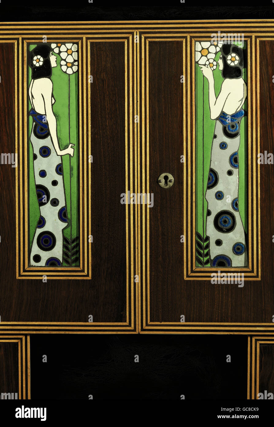 Ameublement, mobilier, armoire avec décoration en émail, par Johanna Maria Hollmann, 41.5 x 46 x 21.5 cm, 1905, droits supplémentaires-Clearences-non disponible Banque D'Images