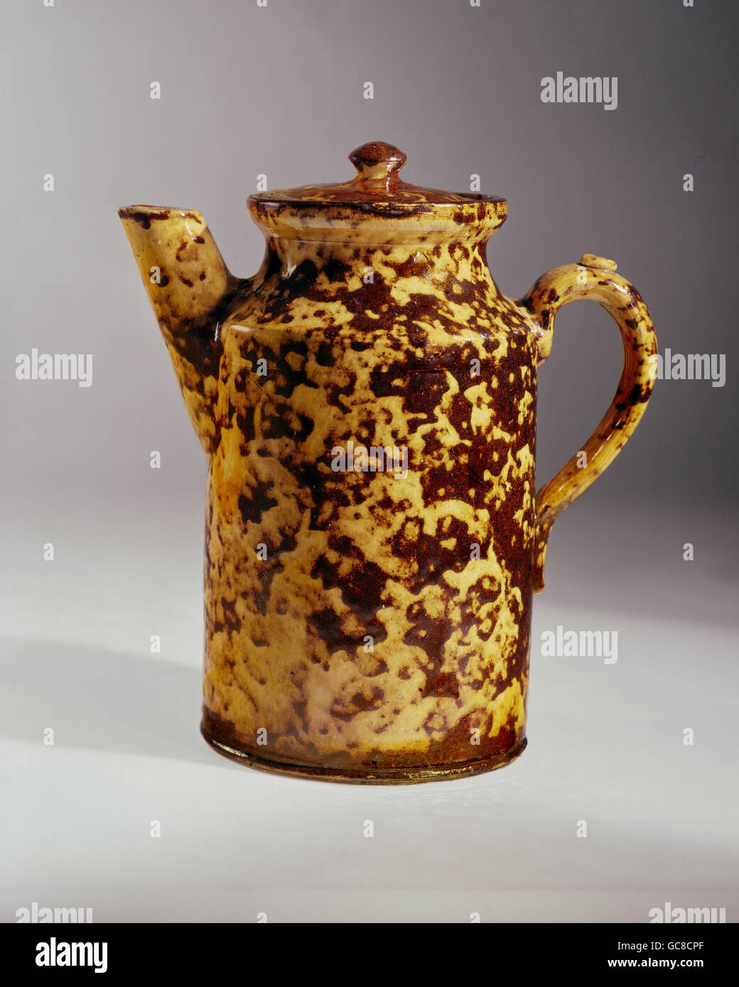 Maison, vaisselle, cafetière, poterie, hauteur 19 cm, diamètre 10.5 cm, Thurnau, Allemagne, 1929, Die Neue Sammlung (la nouvelle collection), Munich, droits supplémentaires-Clearences-non disponible Banque D'Images