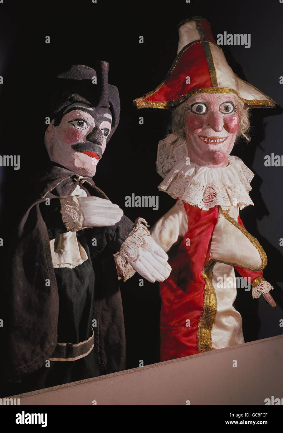 théâtre, théâtre de marionnettes, marionnettes à main, Guignol et diable, papier-maché et tissu, France, fin du XIXe siècle, Munich Stadtmuseum, Punch, historique, historique, papier maché, peuple, droits additionnels-Clearences-non disponible Banque D'Images