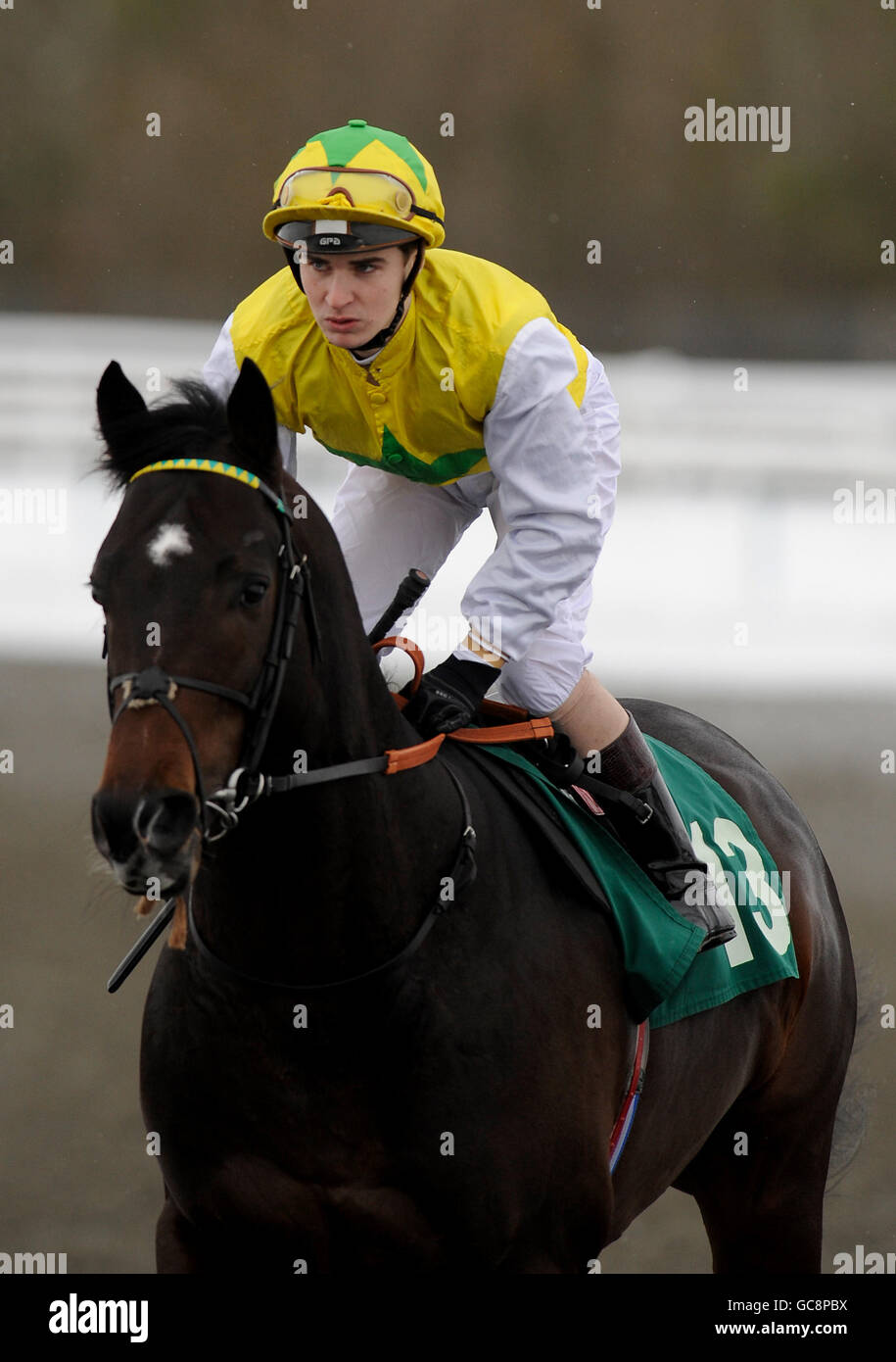 Jockey Nicky Mackay sur le vent brûlant va à la poste Dans le Betdaq la mise à disposition Exchange Super 7 handicap Banque D'Images