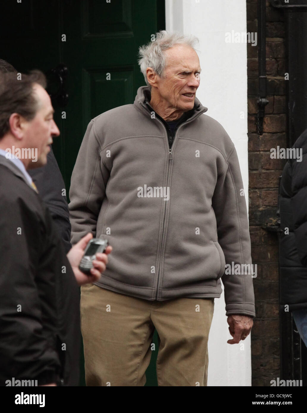Directeur Clint Eastwood pendant le tournage de « ci-après » au Dickens Museum dans le centre de Londres. Banque D'Images