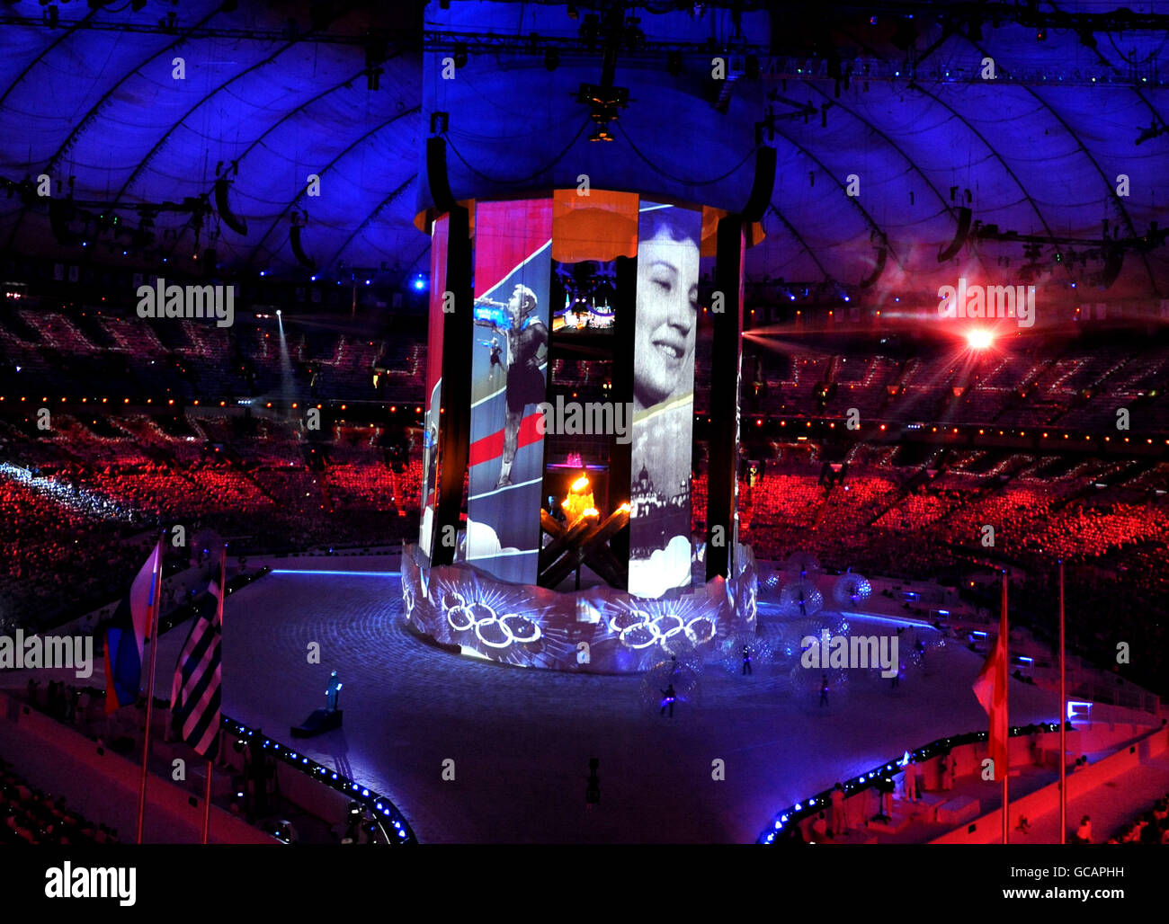 Les interprètes ont fait la cérémonie de clôture des Jeux olympiques d'hiver de 2010 au stade BC, à Vancouver, au Canada. Banque D'Images