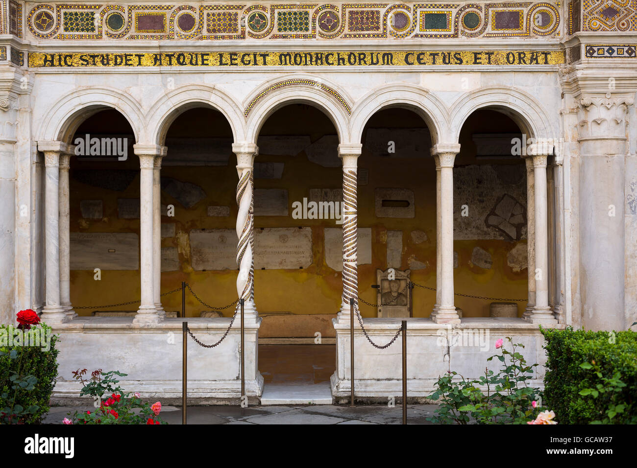 Le Cloître de la Basilique de San Paolo Fuori le Mura. Rome, Italie Banque D'Images