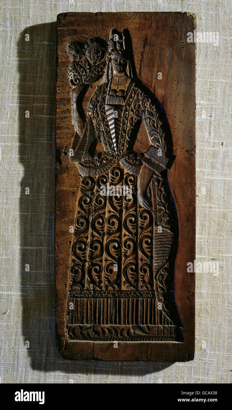 Beaux-arts, art populaire alpin, scarving, bois, femme portant le costume de cour, début xixe siècle, Banque D'Images