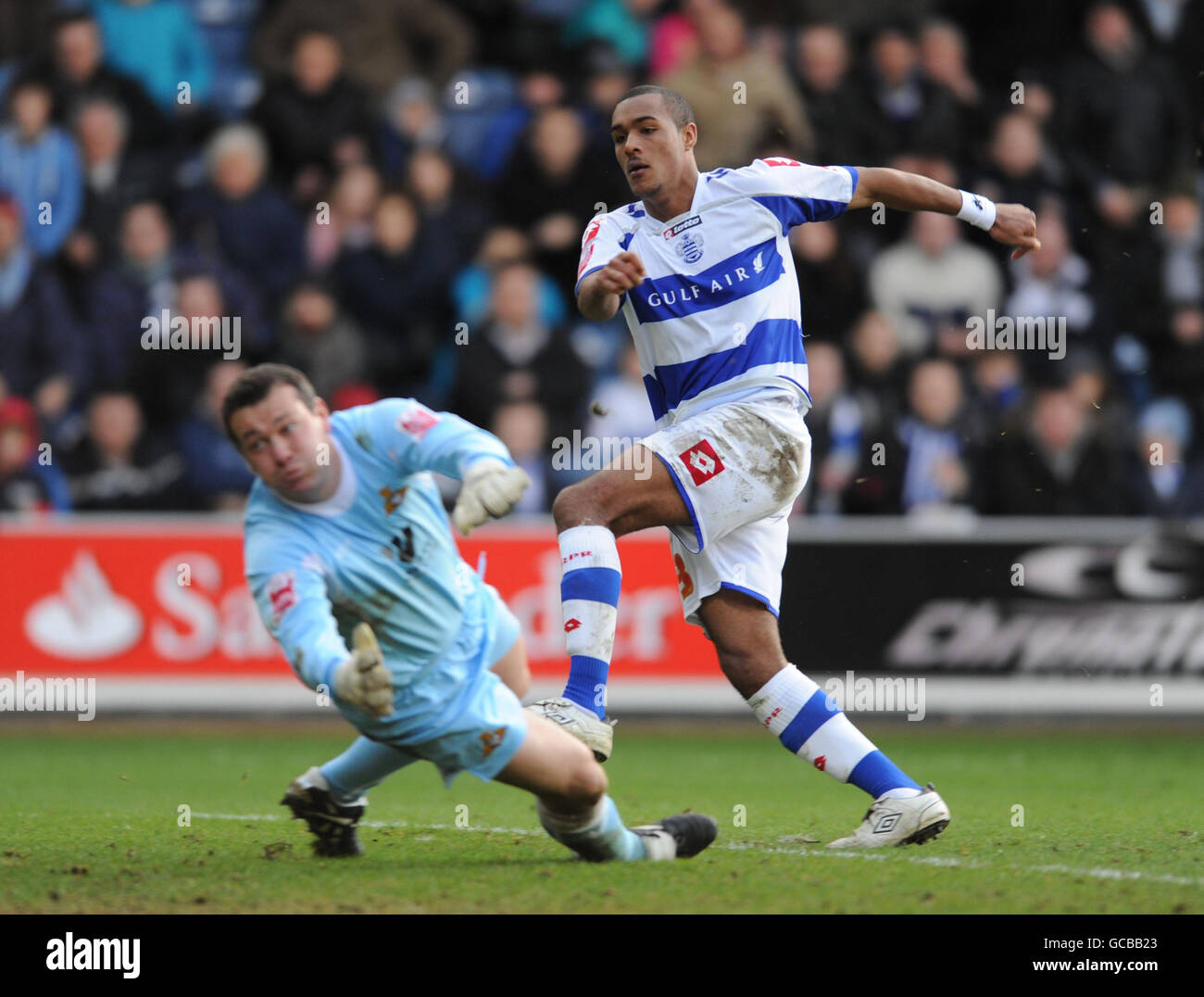 Jay Simpson, des Queens Park Rangers, marque son deuxième but lors du match de championnat Coca-Cola à Loftus Road, Londres. Banque D'Images