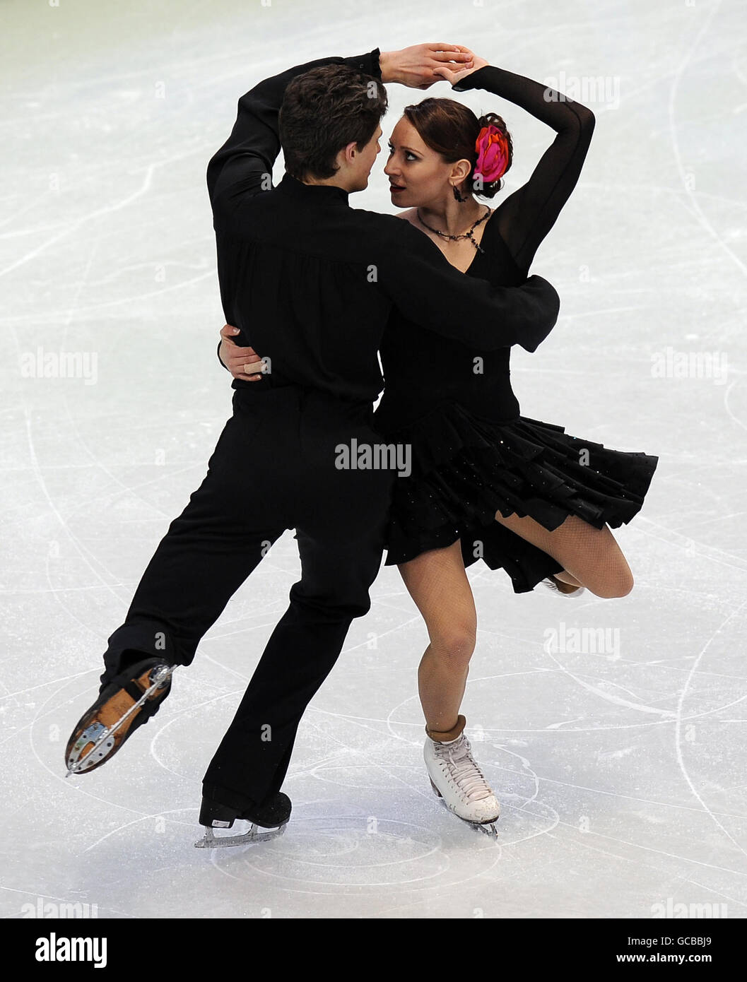 Vanessa Crone et Paul Poirier, du Canada, dans la danse sur glace de patinage artistique, danse originale au Pacific Coliseum, à Vancouver Banque D'Images