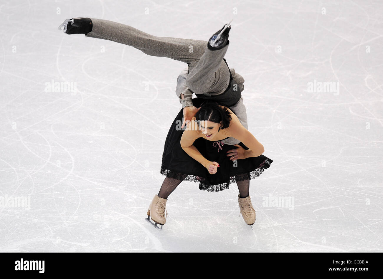 Isabelle Delobel et Olivier Schoenfelder, en France, dans la danse sur glace de patinage artistique, danse originale au Pacific Coliseum, Vancouver Banque D'Images