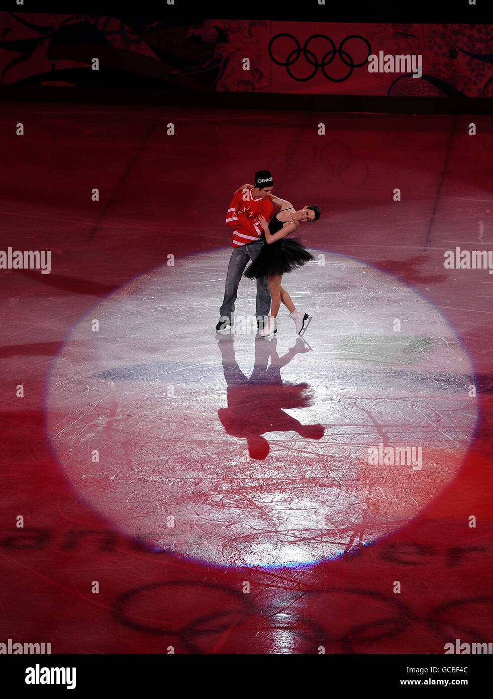 La vertu de Tessa au Canada et Scott Moir Winnesr de la glace Danse Figure Patinage médaille d'or en compétition dans le patinage artistique Gala Banque D'Images