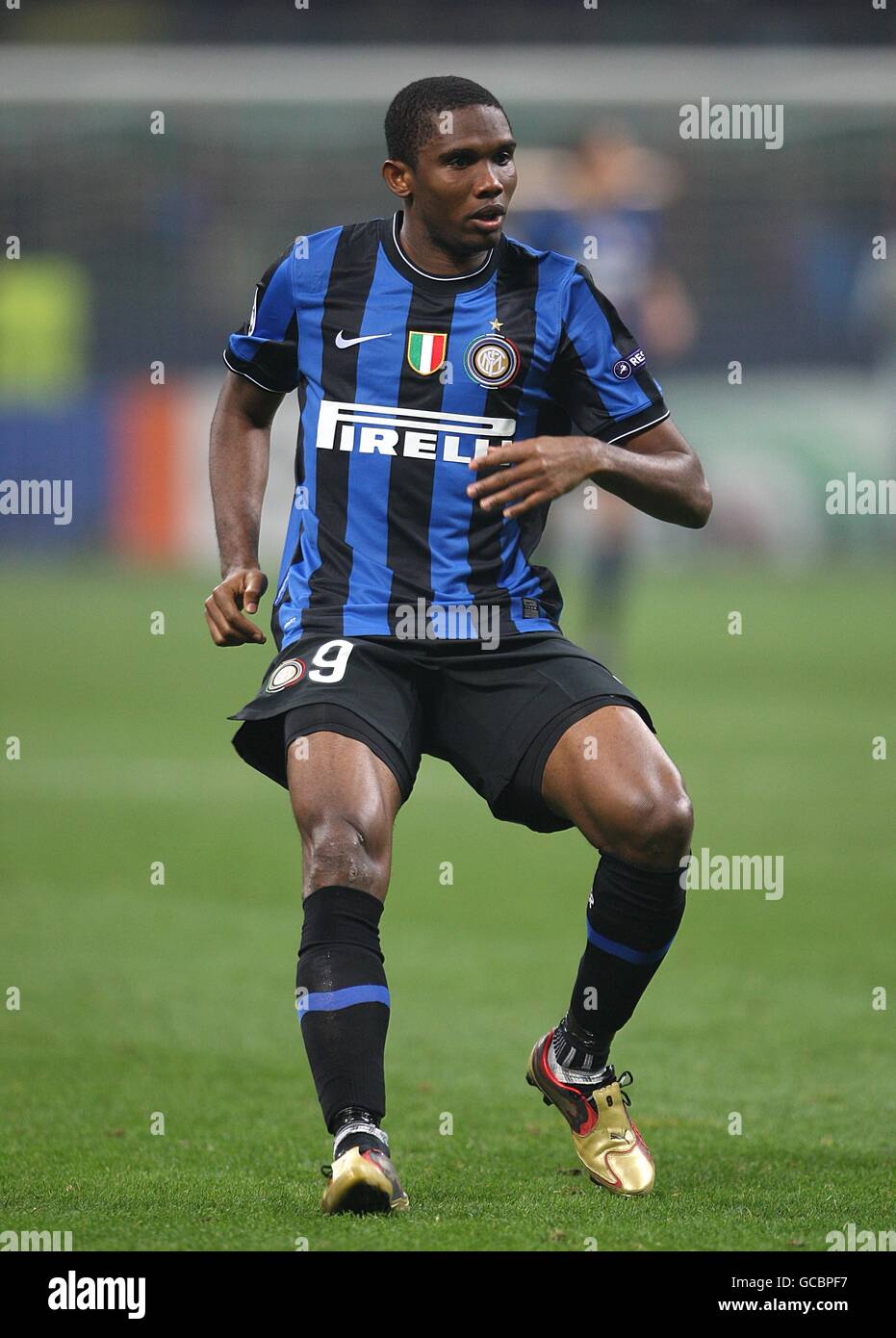 Football - Ligue des champions de l'UEFA - Round de 16 - première étape - Inter Milan / Chelsea - Stadio Giuseppe Meazza. Samuel ETO'o, Inter Milan Banque D'Images