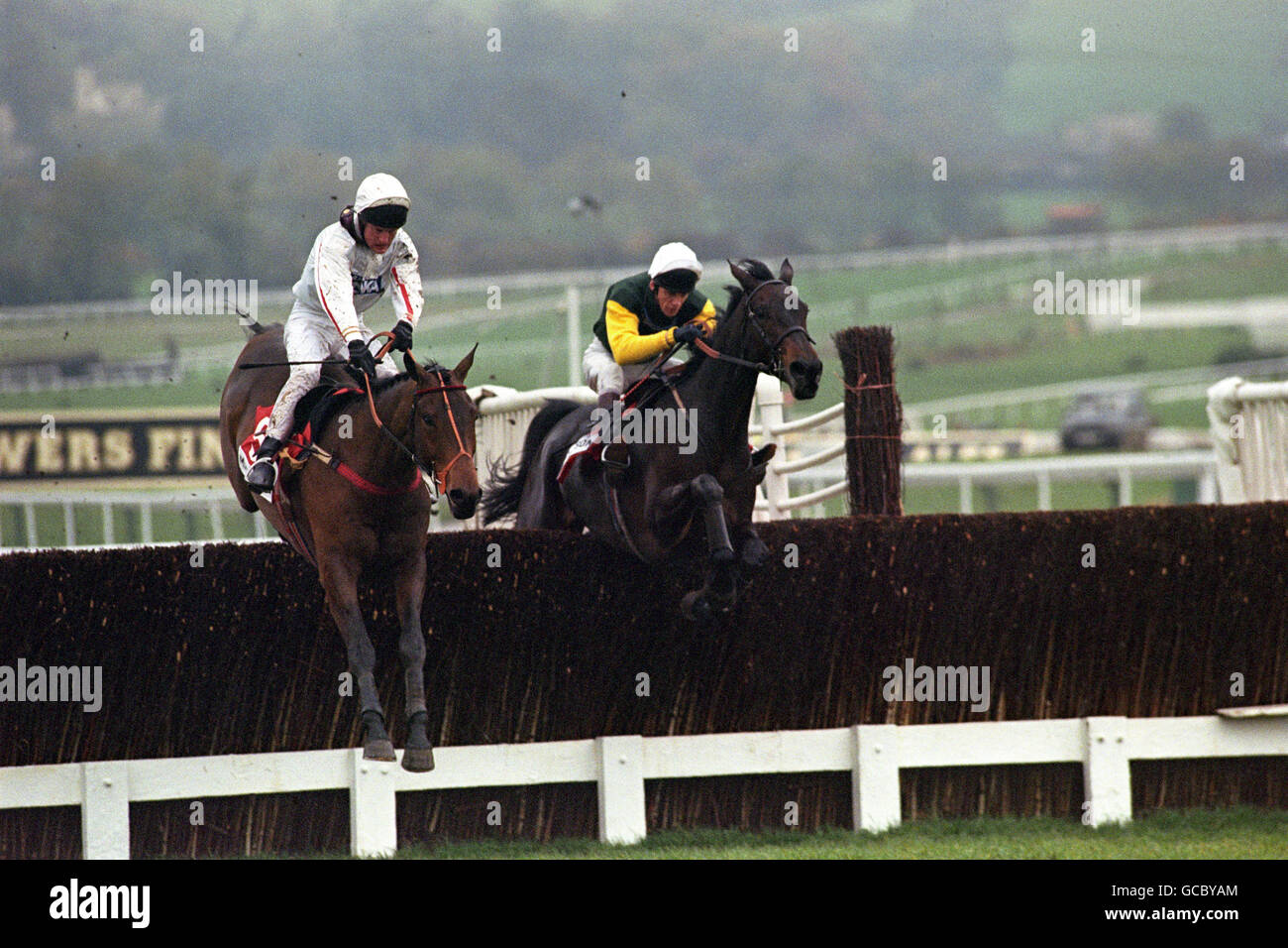 LE PRINCE DE MOULIN D'EGYPTE MÈNE SUR LA DERNIÈRE CLÔTURE DE DUBLIN FLYER DANS LA COUPE D'OR MACKESON À CHELTENHAM. Banque D'Images