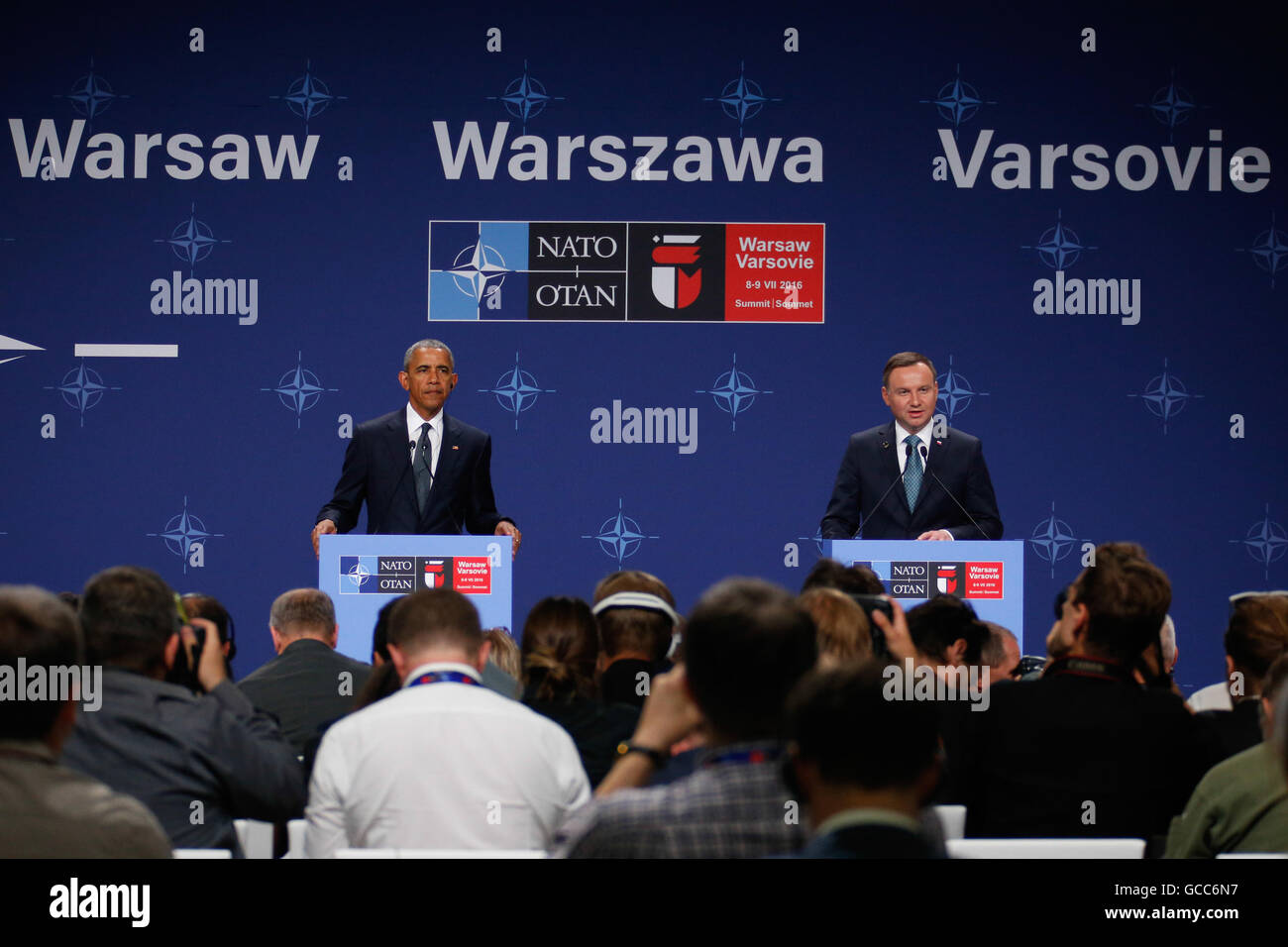 Varsovie, Pologne. 8 juillet, 2016. Varsovie, Pologne. 08 juillet, 2016. Déclarations communes du pays hôte Président Andrzej Duda et USA le président américain Barack Obama au Stade National Polonais à Varsovie lors du sommet de l'OTAN / NATO en Pologne. Le président Barack Obama expresed conserns au sujet de l'état de droit et démocratique institucions en Pologne. © Dominika Zarzycka/Alamy Live News Crédit : Dominika Zarzycka/Alamy Live News Banque D'Images