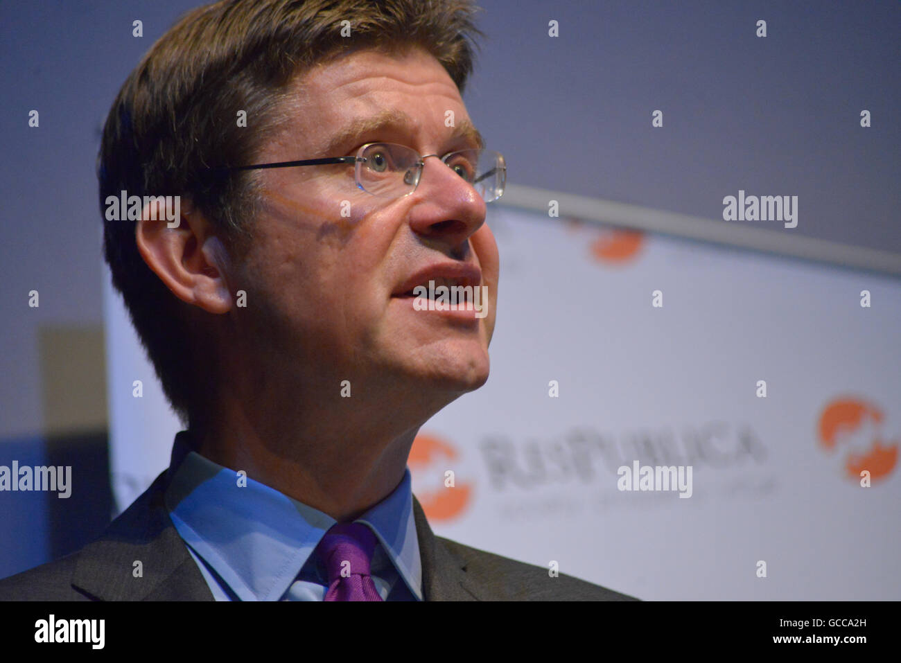 Salford, Royaume-Uni. 8 juillet, 2016. Rt Hon Greg Clark MP, député de Tunbridge Wells et secrétaire d'État à la secrétaire d'État pour les communautés et le gouvernement local, parlant à la recherche de 'True North : réaliser le nord de Powerhouse' événement organisé par le think tank ResPublica au Lowery Theatre Le 8 juillet 2016, à Salford, Angleterre. Credit : Jonathan Nicholson/Alamy Live News Banque D'Images