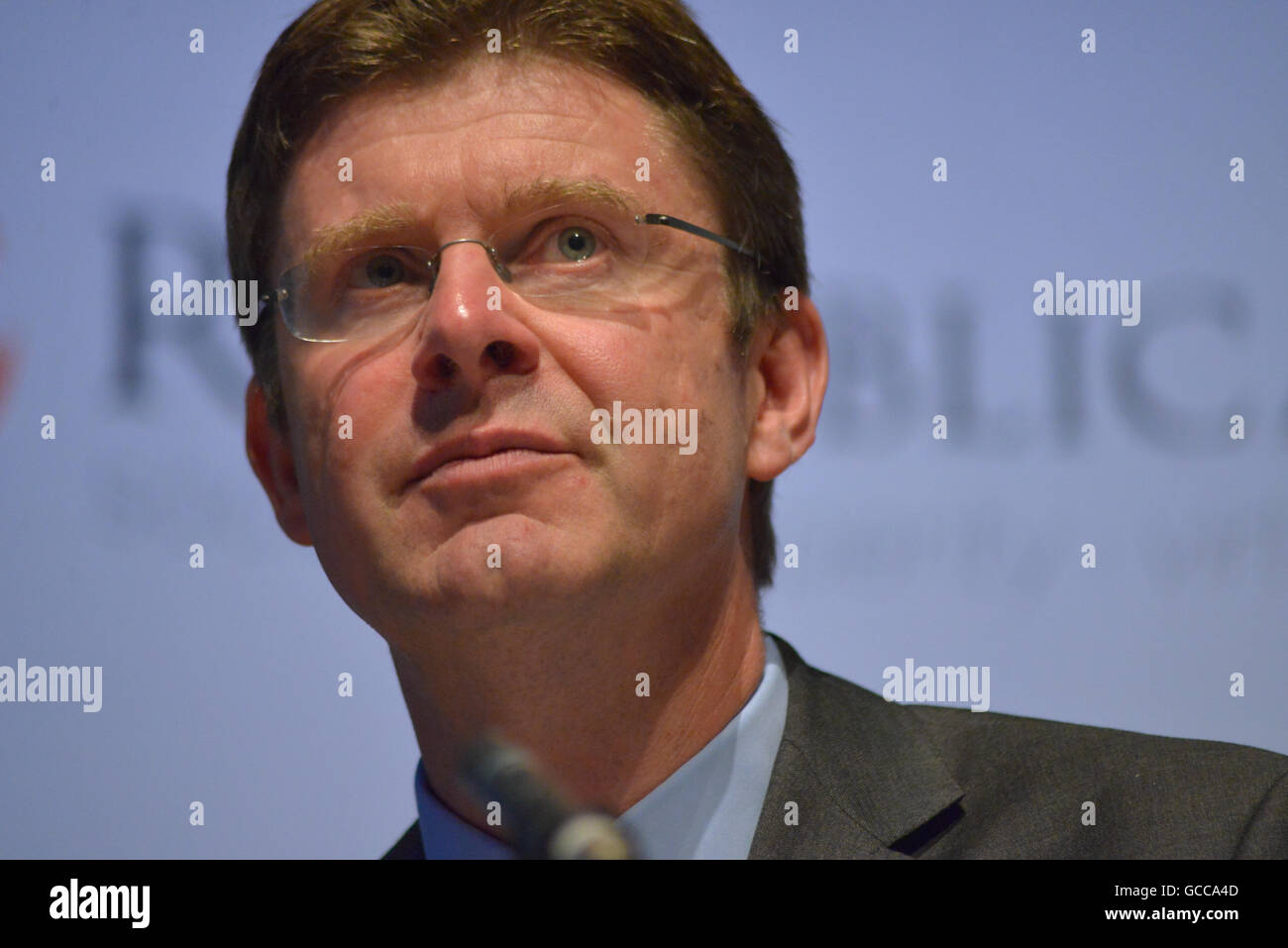 Salford, Royaume-Uni. 8 juillet, 2016. Rt Hon Greg Clark MP, député de Tunbridge Wells et secrétaire d'État à la secrétaire d'État pour les communautés et le gouvernement local, parlant à la recherche de 'True North : réaliser le nord de Powerhouse' événement organisé par le think tank ResPublica au Lowery Theatre Le 8 juillet 2016, à Salford, Angleterre. Credit : Jonathan Nicholson/Alamy Live News Banque D'Images