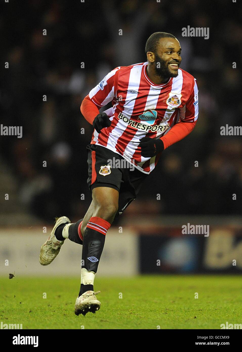 Darren Bent de Sunderland s'élance pour fêter ses points son troisième et chapeau trick but et ses côtés quatrième but du jeu Banque D'Images