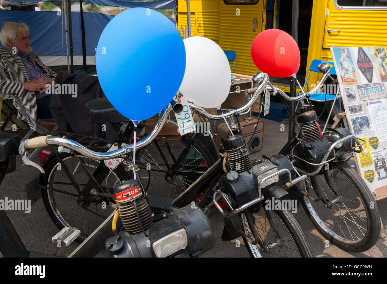 1960 velo solex mobylettes au festival de l'automobile française et  italienne à Prescott Hill Climb, Gloucestershire, Royaume-Uni Photo Stock -  Alamy