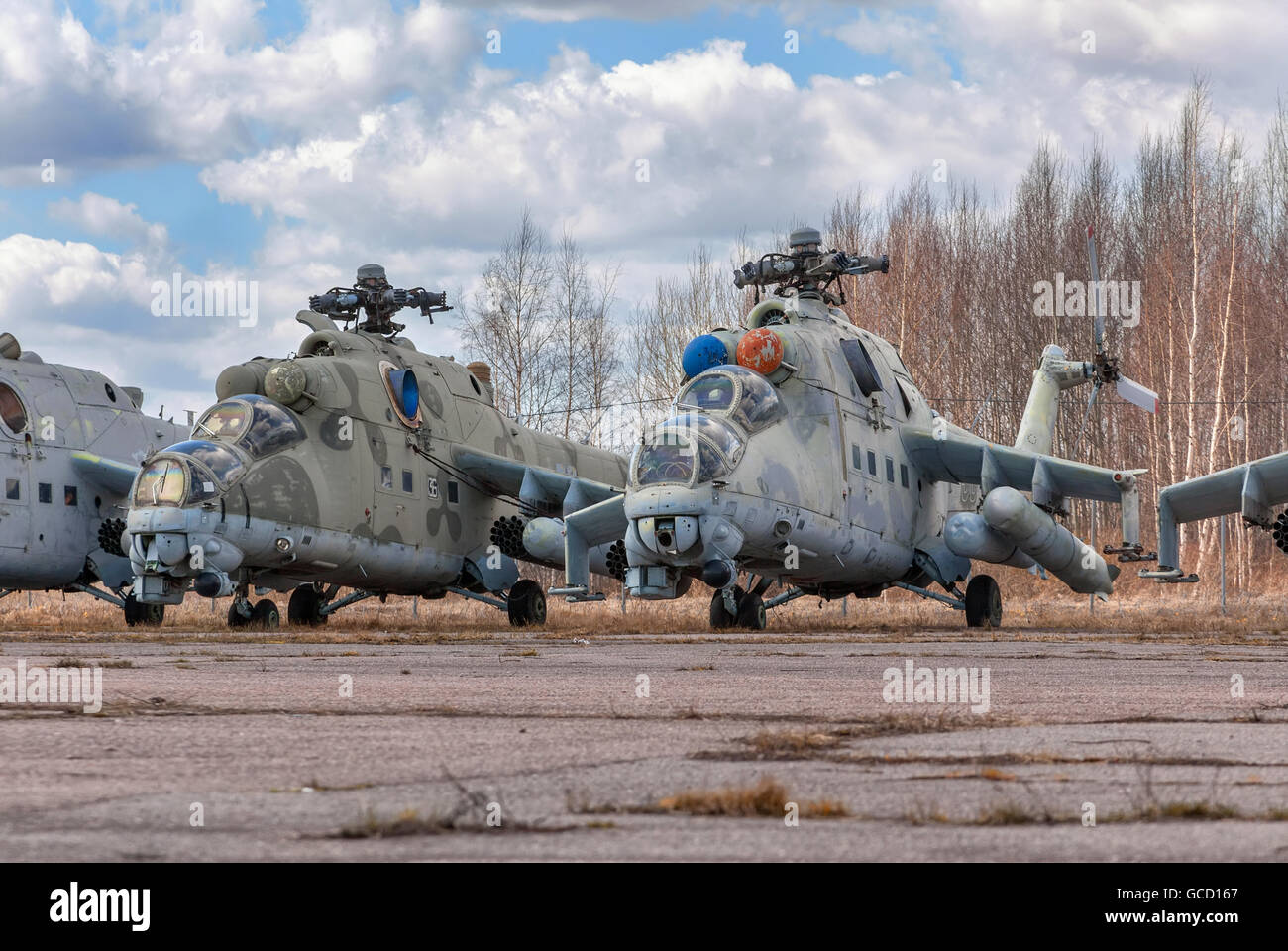 L'hélicoptère d'attaque Russe abandonnée Banque D'Images