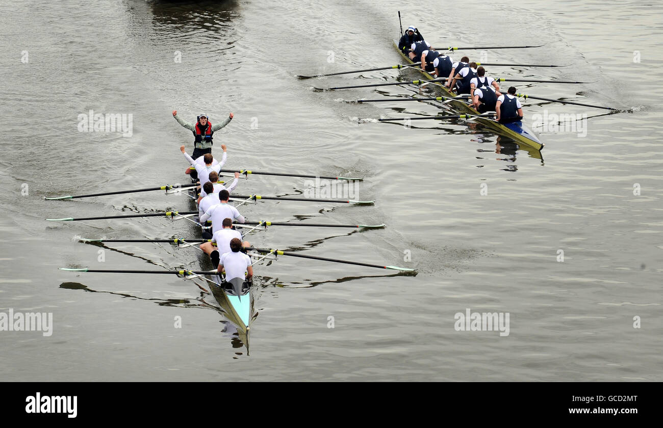 Aviron - 2010 Xchanging Boat Race - Oxford v Cambridge - Tamise Banque D'Images