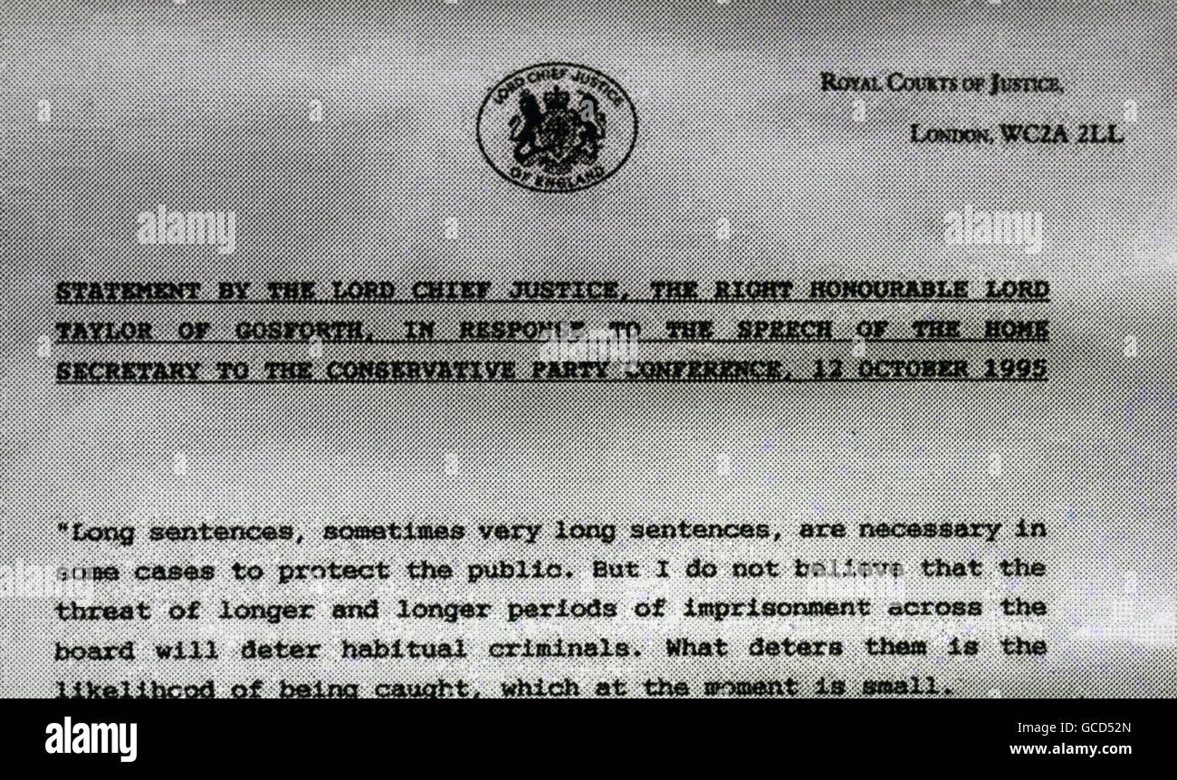 Une partie de la déclaration du juge en chef Lord, le très honorable Lord Taylor de Gosforth, en réponse au discours du secrétaire à l'intérieur Michael Howard à la conférence du Parti conservateur. Banque D'Images