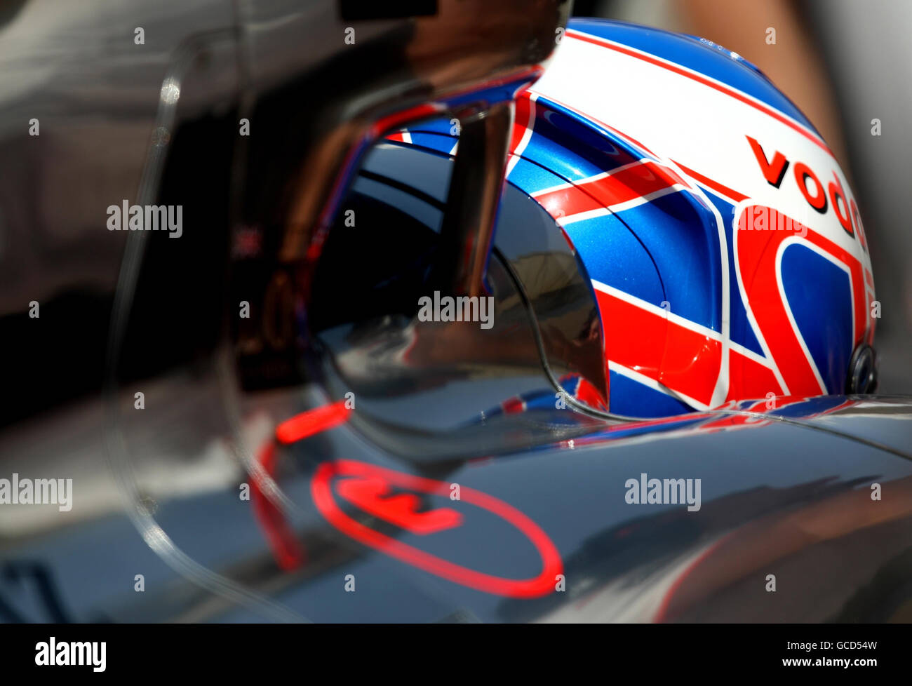 Courses automobiles - Championnat du monde de Formule 1 - Grand Prix de Bahreïn - qualification - circuit international de Bahreïn.Jenson Button, pilote McLaren, lors de la troisième séance d'entraînement au circuit international de Bahreïn à Sakhir, Bahreïn. Banque D'Images