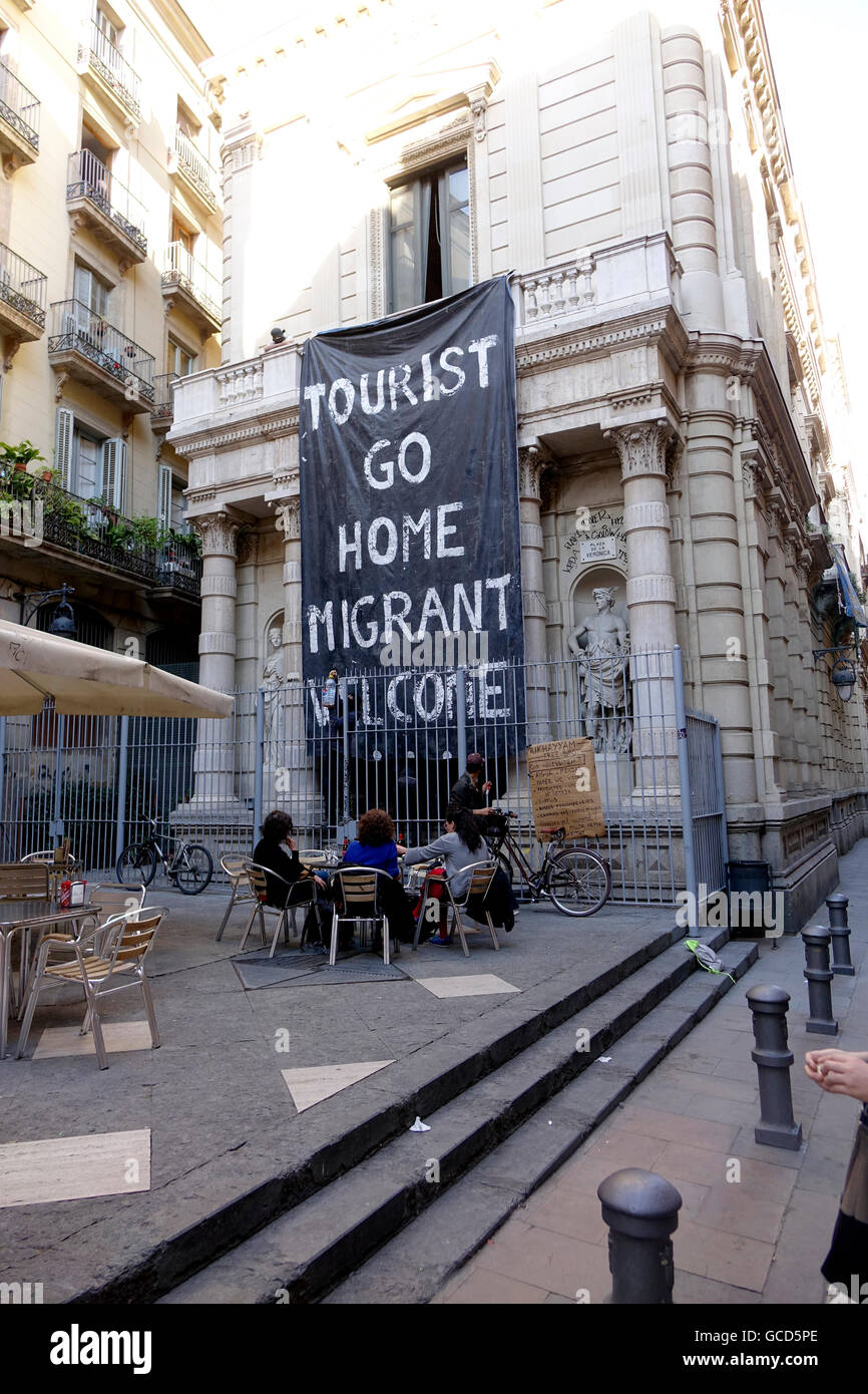 Un certain nombre de résidents de Barcelone sont repoussant contre l'afflux de touristes à la ville. Banque D'Images