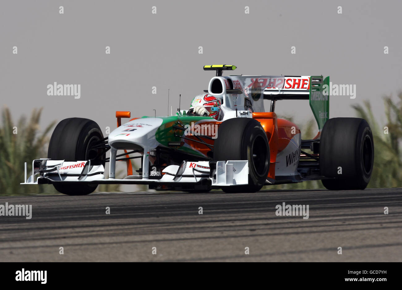 Courses automobiles - Championnat du monde de Formule 1 - Grand Prix de Bahreïn - session de pratique - circuit international de Bahreïn.Forcer le Vitantonio Liuzzi de l'Inde pendant la session de pratique au circuit international de Bahreïn à Sakhir, Bahreïn. Banque D'Images