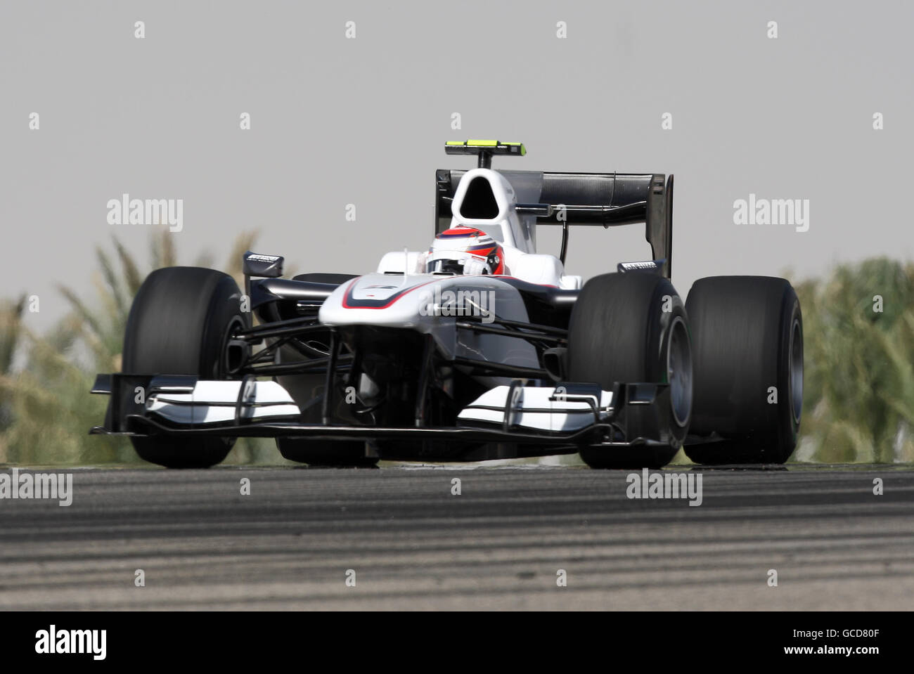Courses automobiles - Championnat du monde de Formule 1 - Grand Prix de Bahreïn - session de pratique - circuit international de Bahreïn.Kamui Kobayashi de BMW Sauber lors de la session de pratique au circuit international de Bahreïn à Sakhir, Bahreïn. Banque D'Images