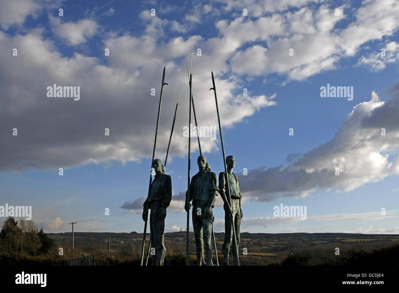 Une sculpture intitulée « Fuascalt » par Eamonn Doherty commémorant la bataille de Wexford en 1798 sur l'autoroute N25 près du port de Rosslare. Banque D'Images