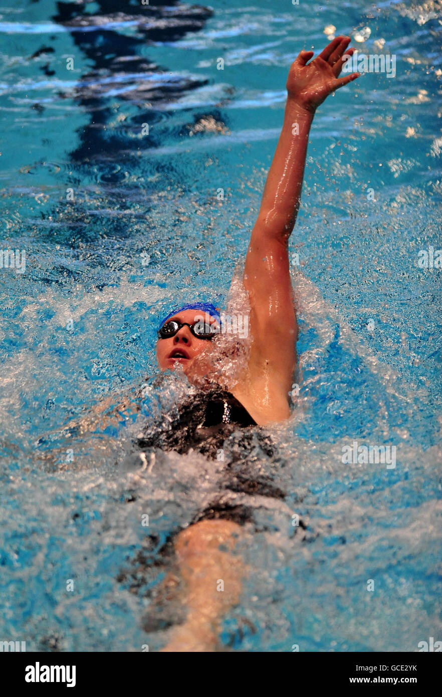 Le Gemma Spofforth de Portsmouth pendant l'Open féminin de 200m BackStroke cinquième chaleur pendant les championnats britanniques de natation à Ponds Forge, Sheffield. Banque D'Images