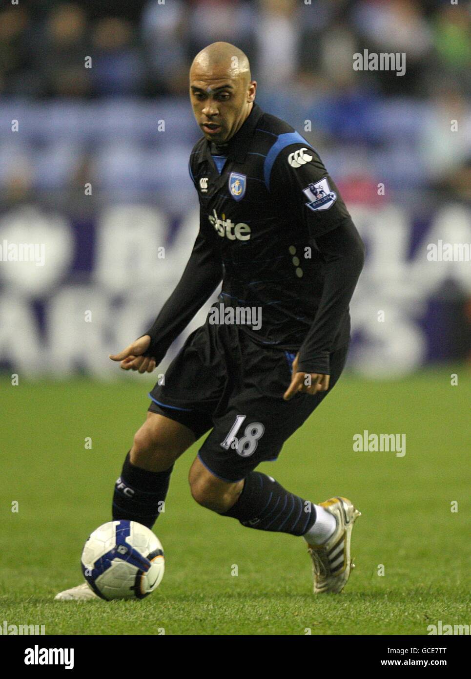 Soccer - Barclays Premier League - Wigan Athletic v Portsmouth - DW Stadium.Anthony Vanden Borre, Portsmouth Banque D'Images
